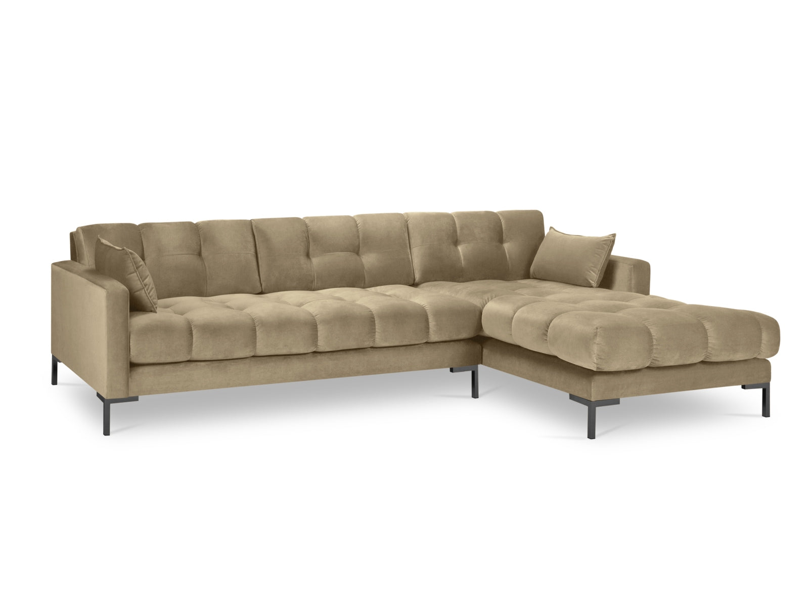 Erleben Sie das Mamaia Velour Ecksofa rechts von Micadoni – ein 5-Sitzer, der Komfort und Stil in Ihr Wohnzimmer bringt.