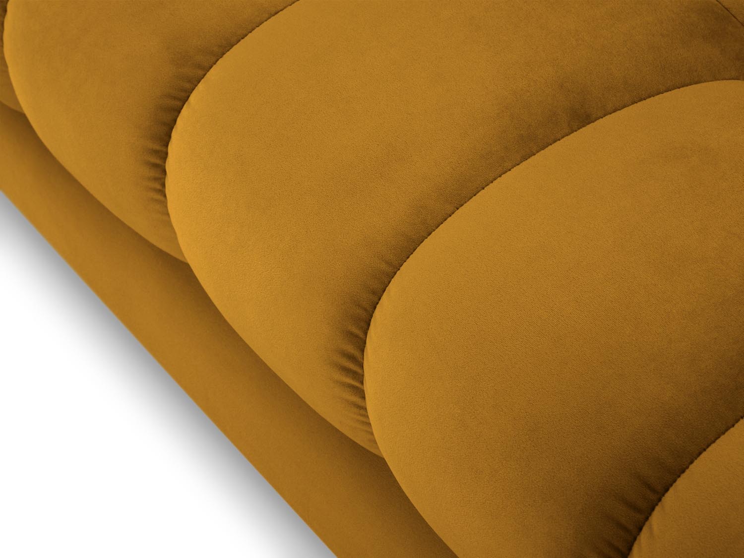 Modernes Mamaia Velour Ecksofa in ansprechendem Gelb und Schwarz, perfekt für gemütliche Abende. 5-Sitzer von Micadoni für Ihr Zuhause.
