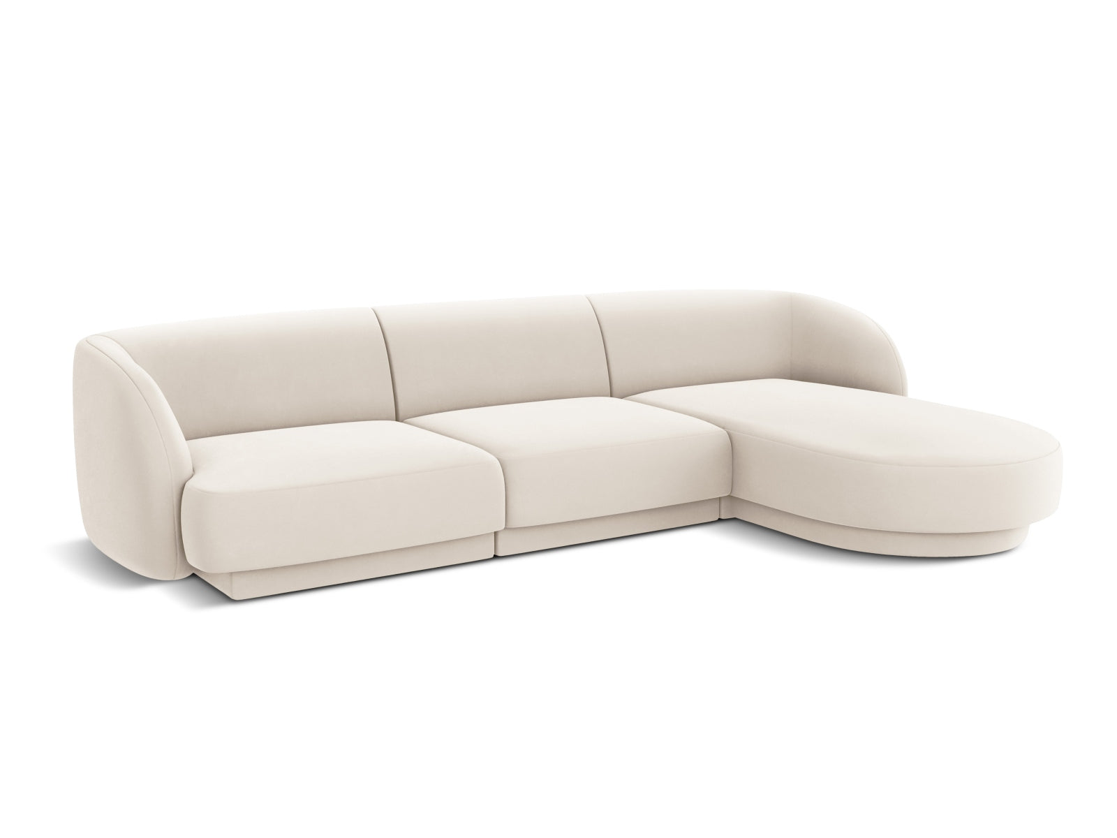 Modernes 4-Sitzer Ecksofa Miley aus Velours in sanftem Beige, perfekt für gemütliche Wohnzimmer, erhältlich bei Micadoni.