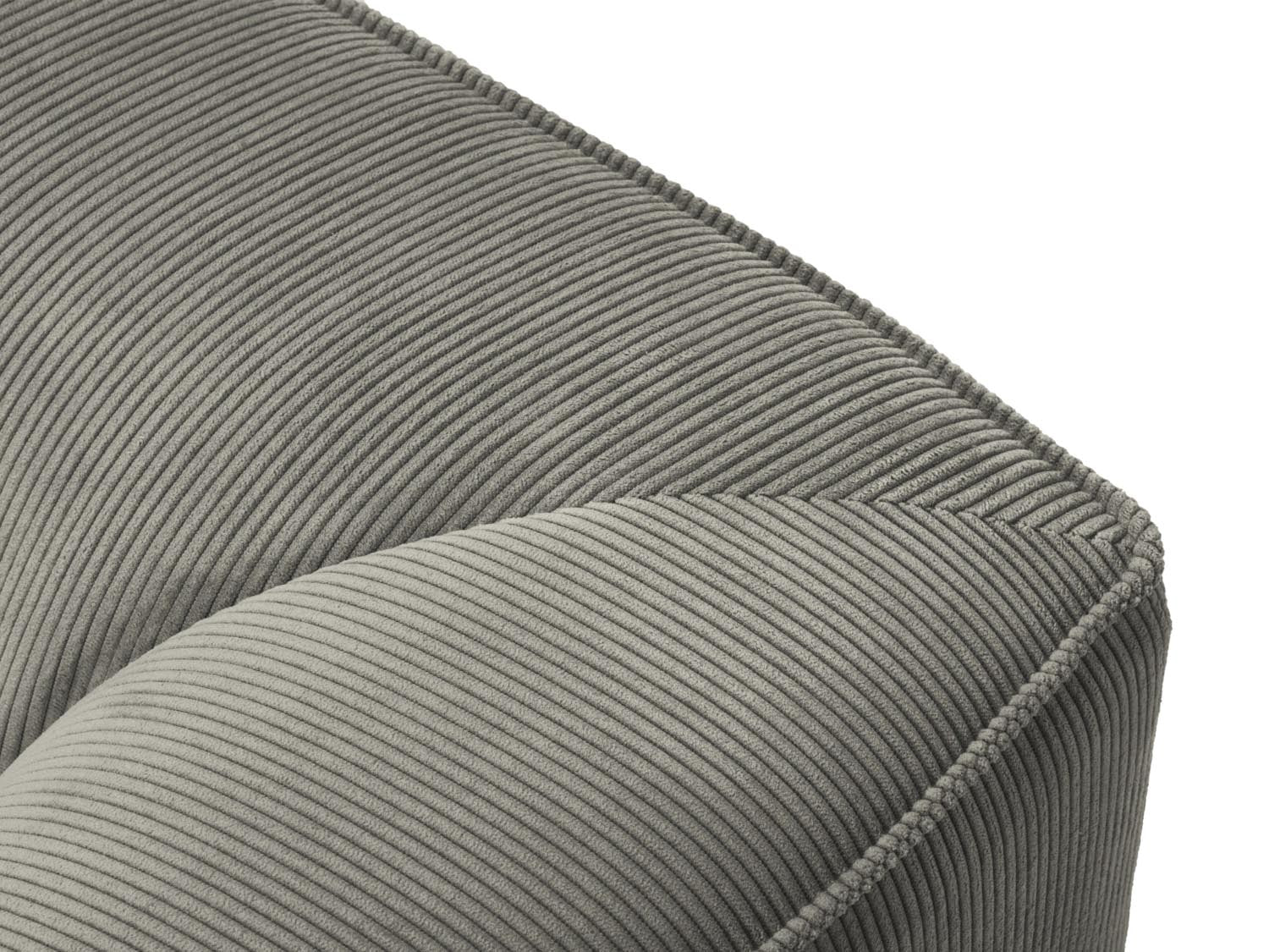 Modulares Ruby Ecksofa in edlem Light Grey, perfekt für zeitgemäße Wohnzimmer. 5-Sitzer von Micadoni, bietet vielseitige Gestaltungsmöglichkeiten.