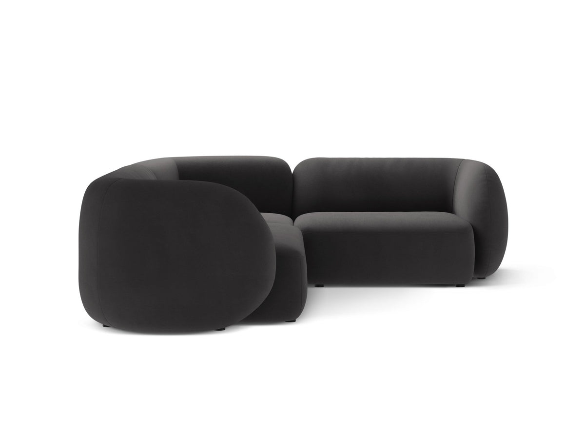 Weisses Ecksofa rechts von Micadoni aus der Kate-Serie mit strukturiertem Bouclé-Stoff, schwarzen Kunststoffbeinen und modularem Aufbau.
