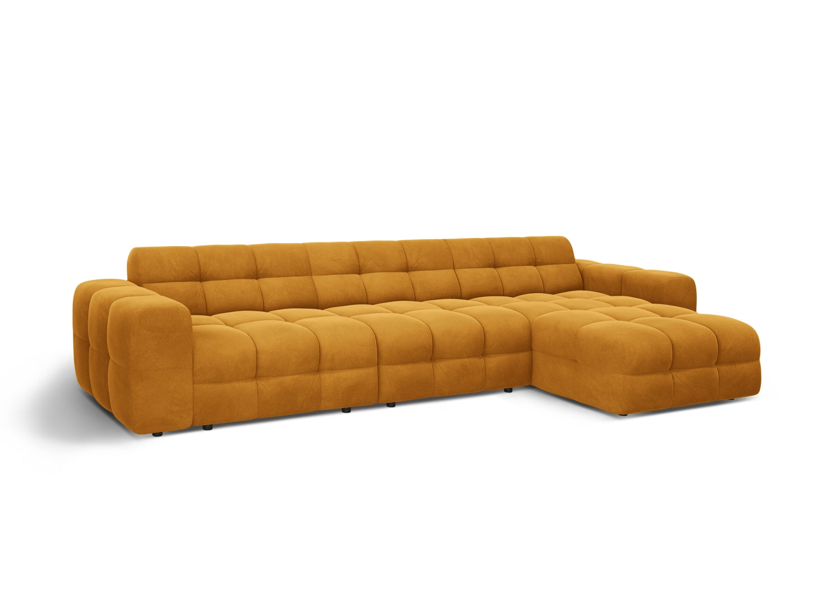 Stilvolles Kendal Velour Ecksofa in warmem Senfgelb, 5-Sitzer, perfekt für moderne Wohnzimmer, erhältlich bei Micadoni.