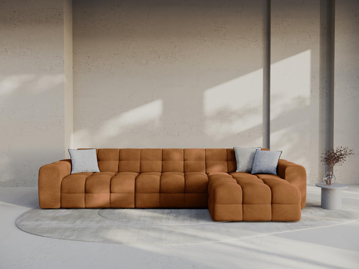 Elegantes Kendal Velour Ecksofa in Camel, 5-Sitzer, ideal für stilvolle Wohnräume. Hochwertiges Design von Micadoni.