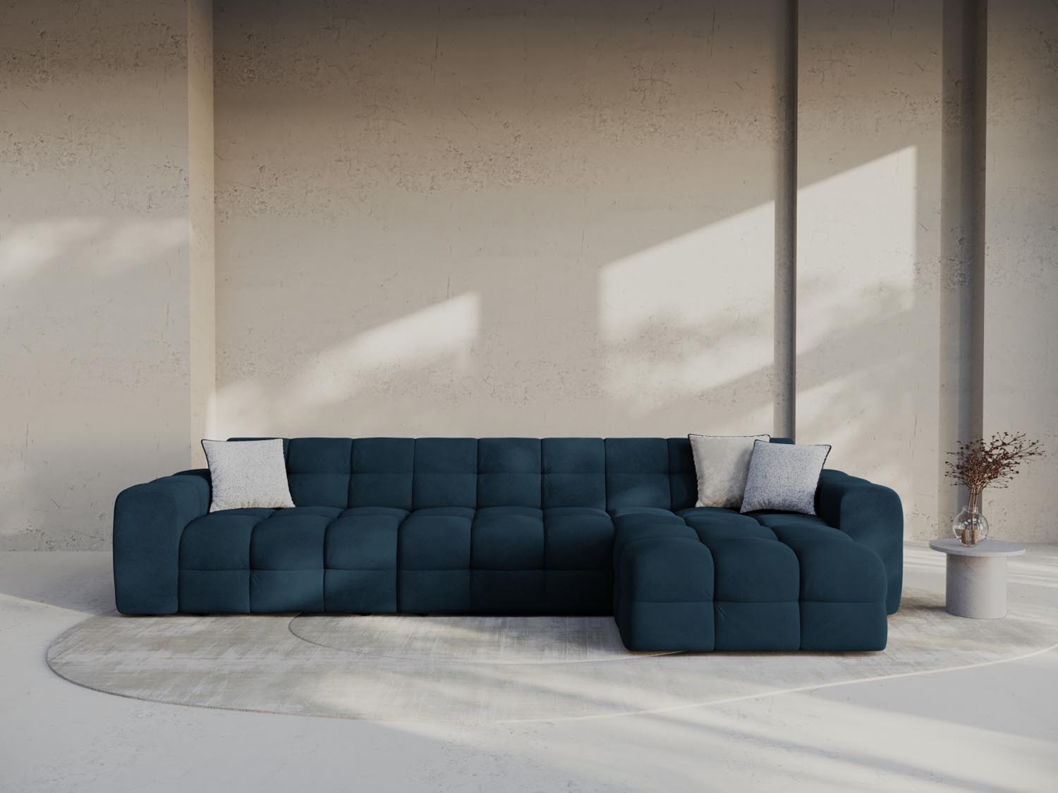 Elegantes Kendal Velour Ecksofa in Navy Blue, 5-Sitzer, ideal für stilvolle Wohnräume. Hochwertiger Magic Velvet für Komfort und Langlebigkeit.