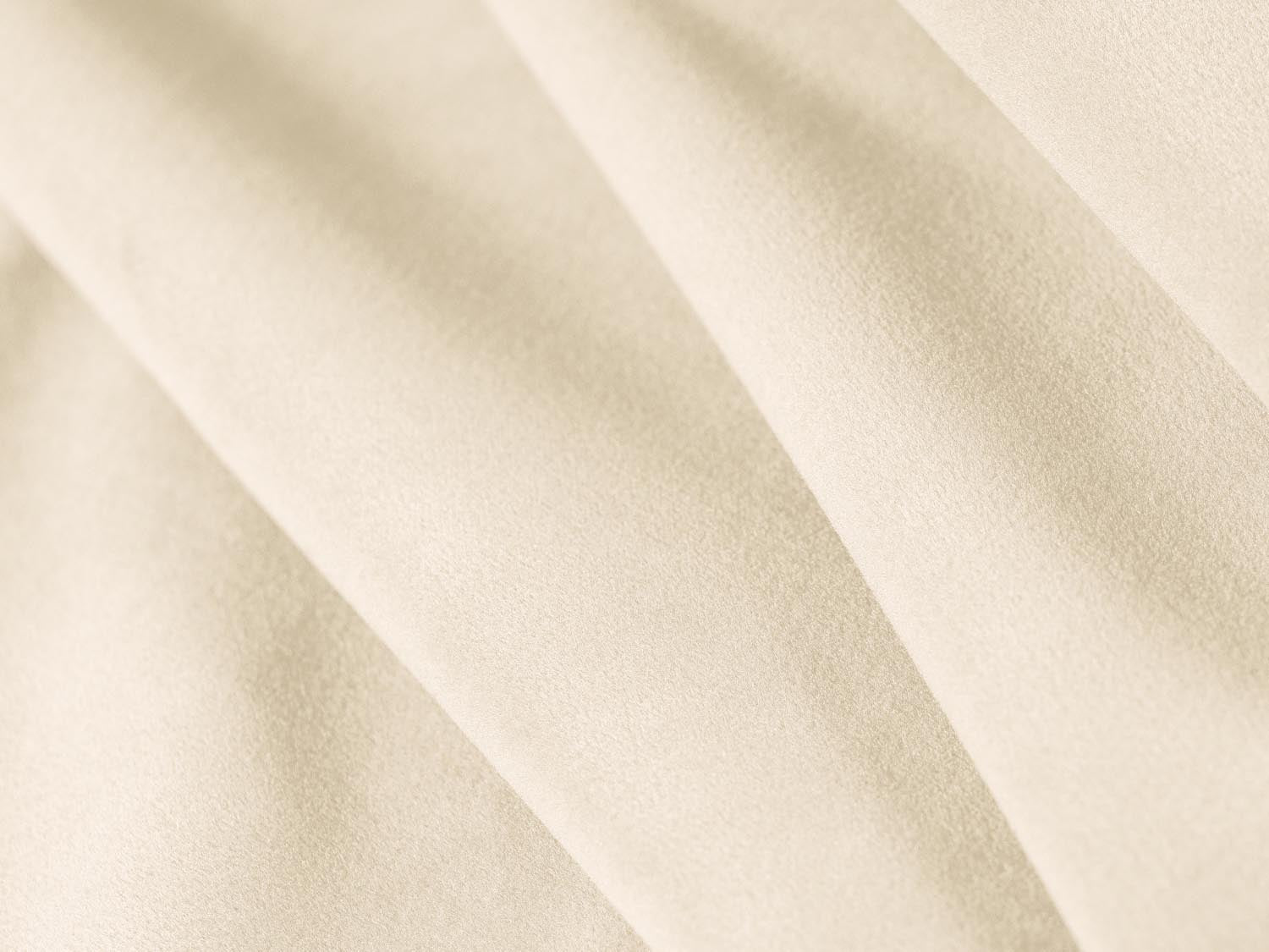 Modernes Kendal Velour Ecksofa in Ivory, 5-Sitzer, perfekt für gemütliche Wohnzimmer. Hochwertige Verarbeitung und elegantes Design von Micadoni.
