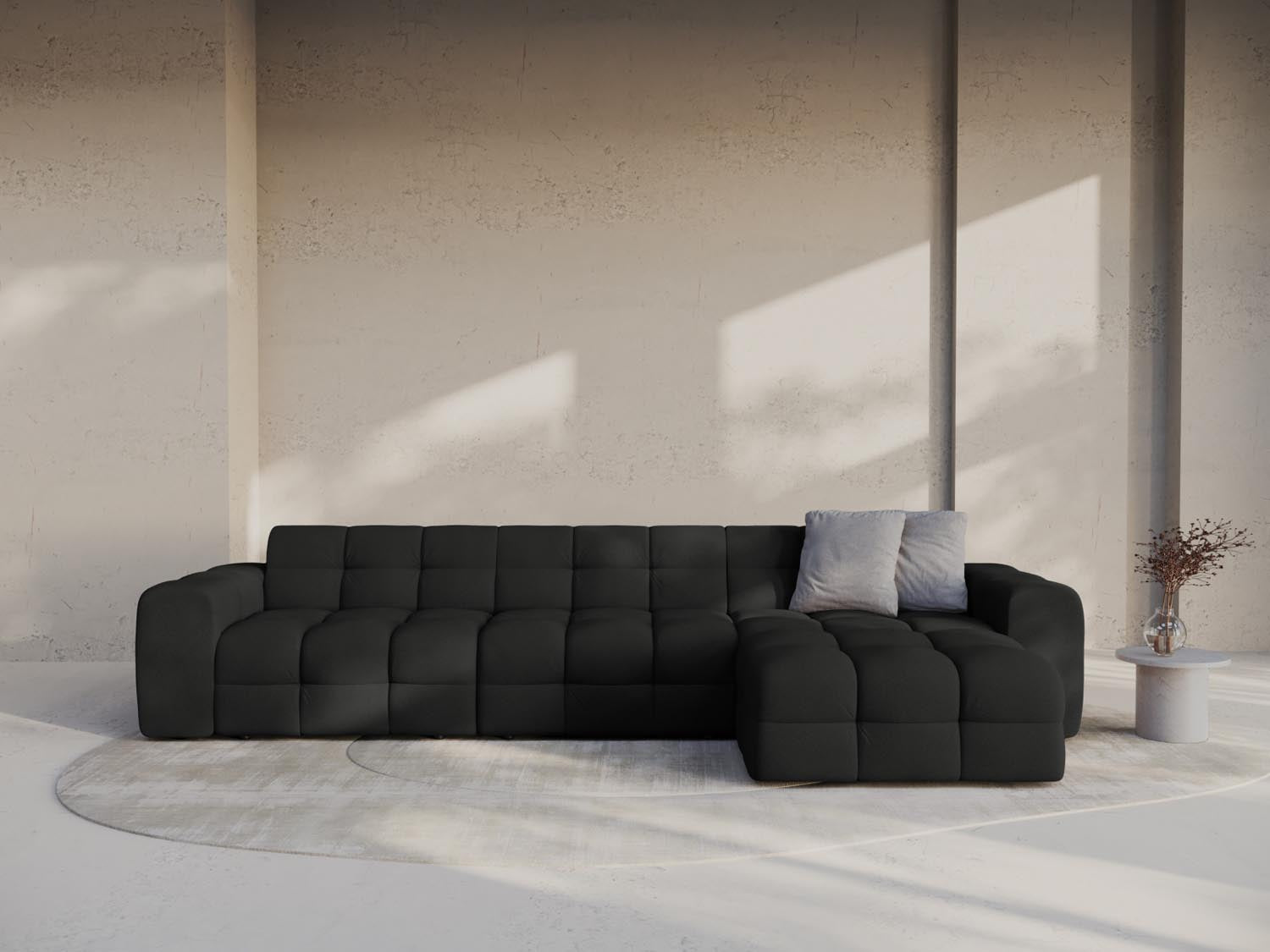 Entdecken Sie das Kendal Ecksofa rechts 5 Sitzer von Micadoni – stilvolles Velours, zeitgemässes Design und hervorragender Sitzkomfort für Ihr Zuhause.