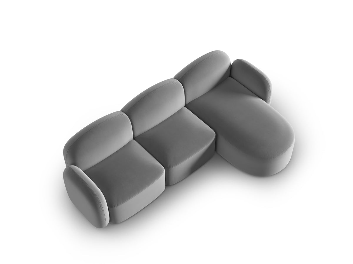 Blair Velour Ecksofa rechts 4 Sitzer in Light Grey-Casino präsentiert im Onlineshop von KAQTU Design AG. L-Sofa rechts ist von Micadoni