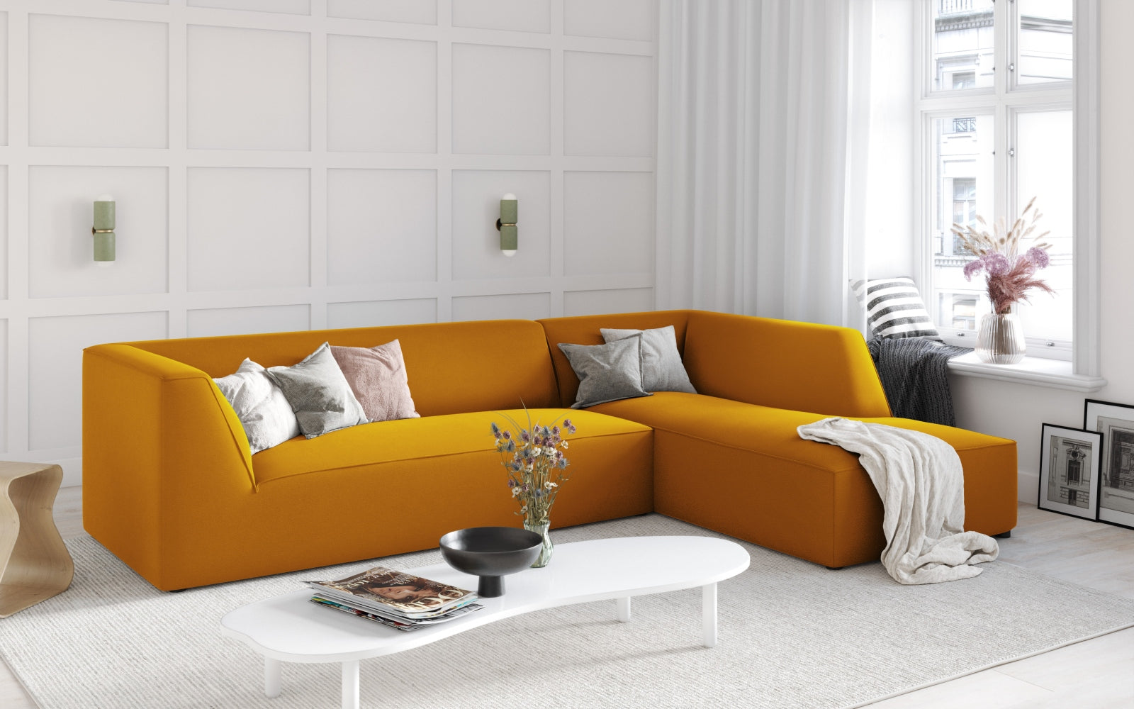 Entdecken Sie das Ruby Velour Ecksofa rechts von Micadoni – ein elegantes 4-Sitzer Sofa, das Stil, Komfort und Flexibilität vereint.