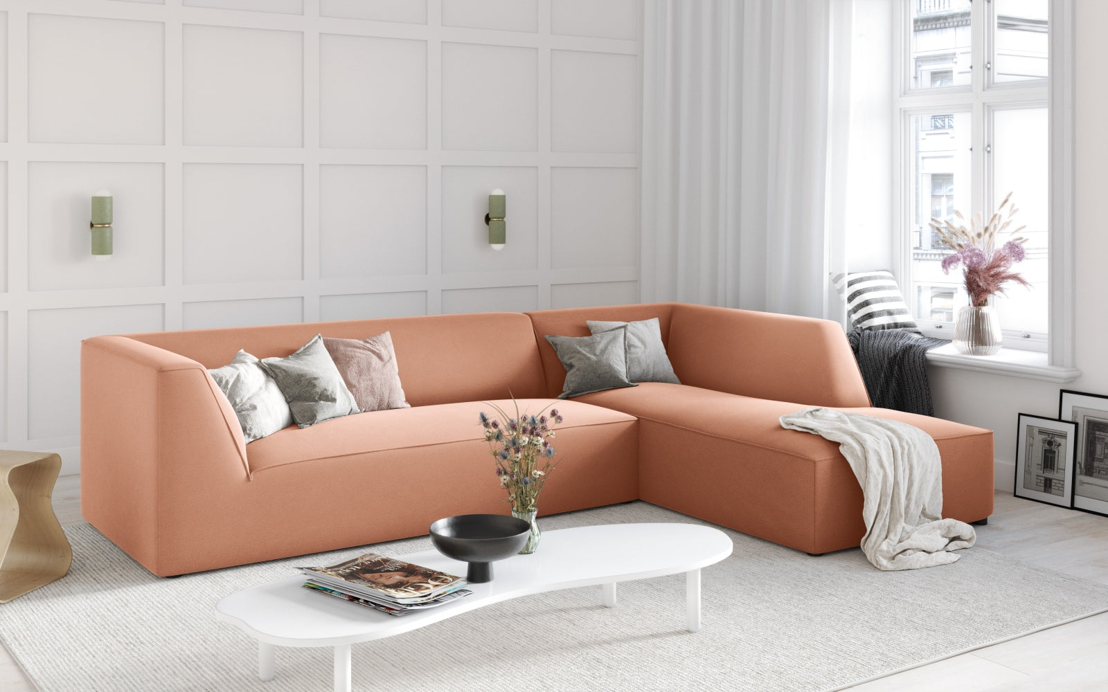 Entdecken Sie das stilvolle Ruby Velour Ecksofa rechts von Micadoni – ein 4-Sitzer, der Eleganz und Komfort vereint. Ideal für Ihr Wohnzimmer!