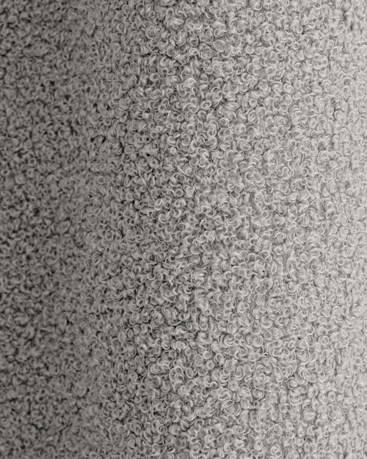 Jenny Ecksofa rechts 5 Sitzer in Light Grey-Now or Never präsentiert im Onlineshop von KAQTU Design AG. L-Sofa rechts ist von Micadoni