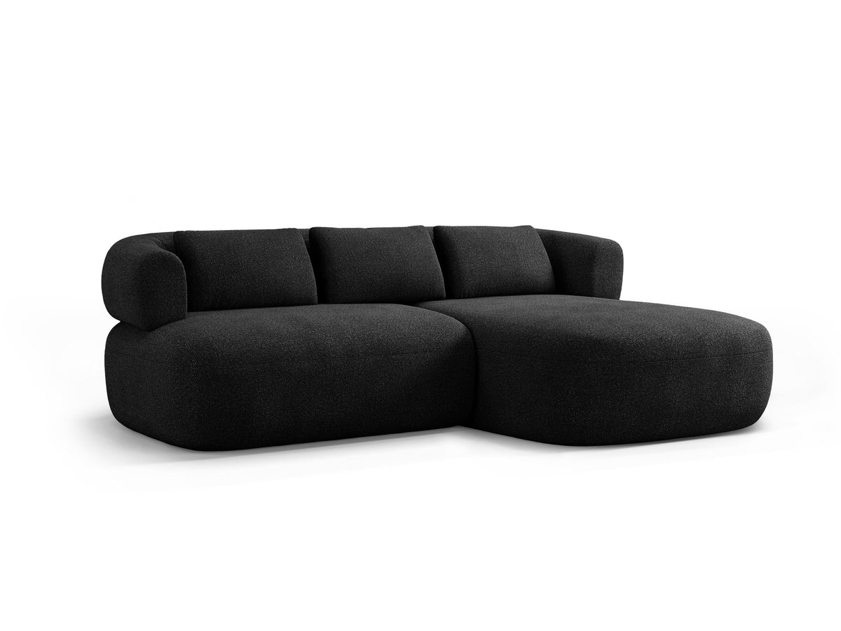 Jenny Ecksofa rechts 5 Sitzer in Black-Now or Never präsentiert im Onlineshop von KAQTU Design AG. L-Sofa rechts ist von Micadoni