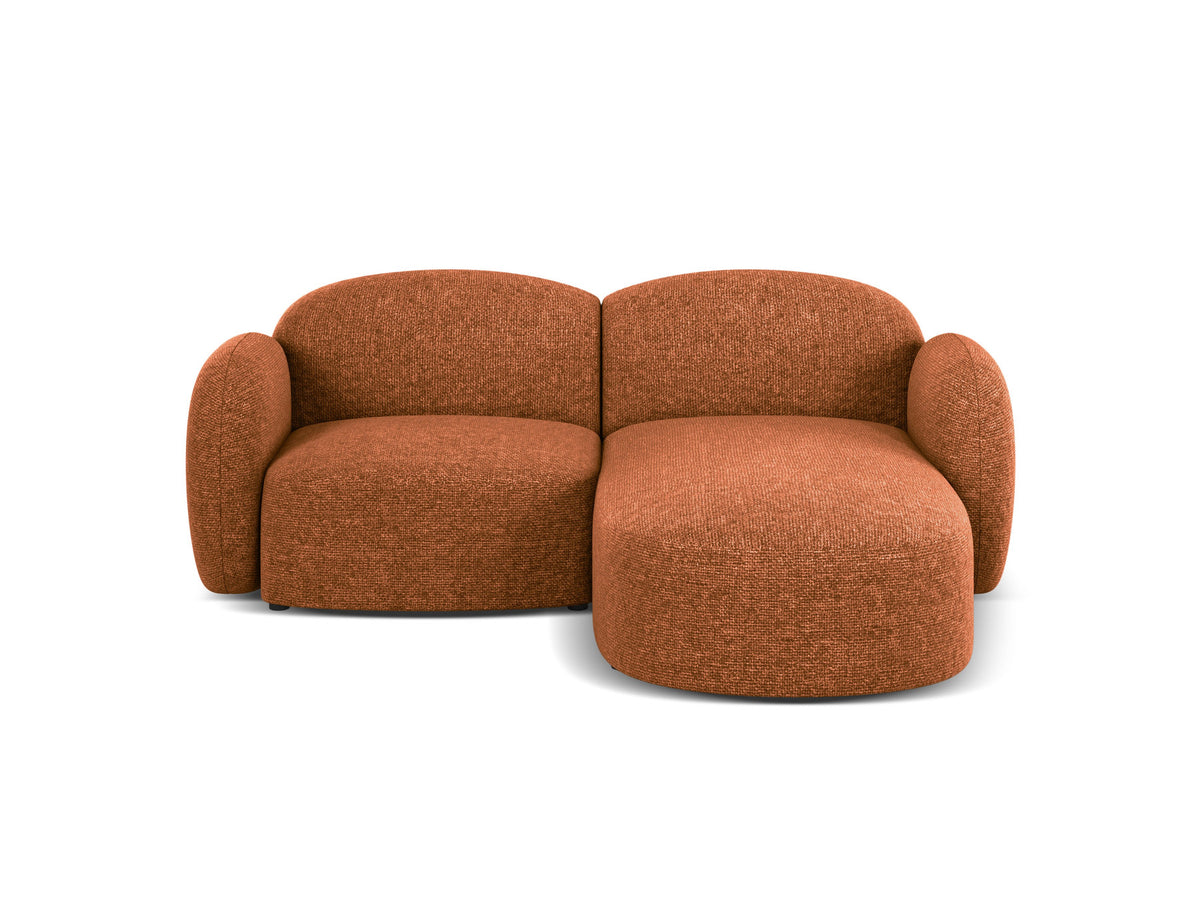 Blair Ecksofa rechts 3-Sitzer von Micadoni, L-Sofa mit Eden-Chenillestoff in Dark Beige, Massivholzrahmen und schwarzen Kunststoffbeinen.
