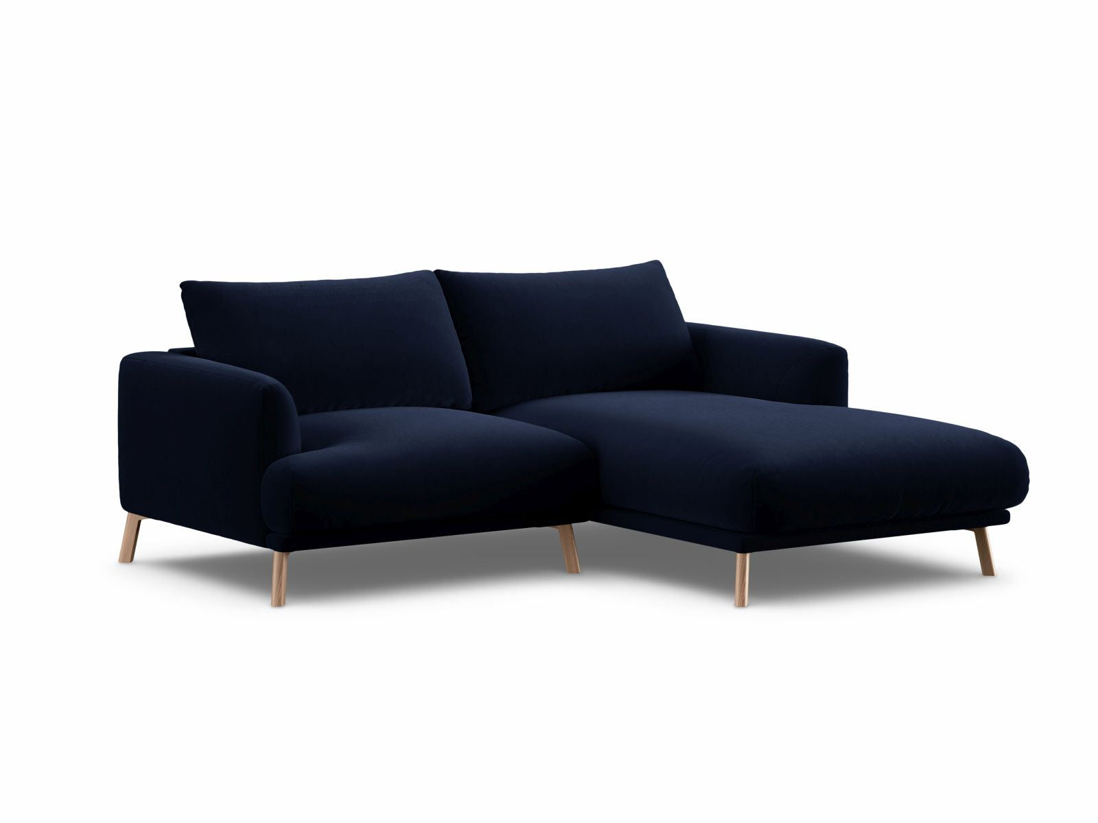 Elegantes 3-Sitzer Ecksofa rechts Naomi in Royal Blue, stilvoll und modern, ideal für jedes Wohnzimmer. Hochwertige Verarbeitung von Micadoni.