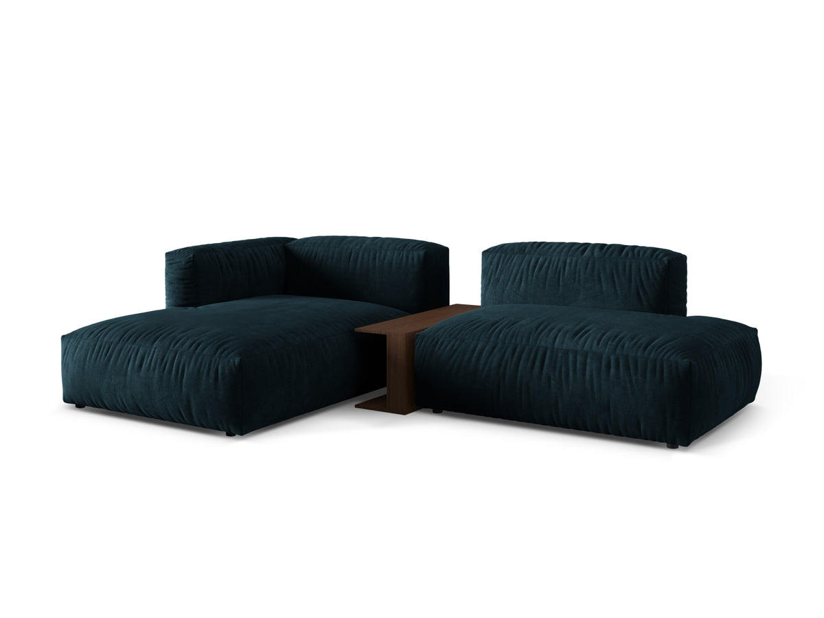 Elegantes Martina L-Sofa links mit zwei Sitzplätzen und integriertem Beistelltisch in dunkelbeige, ideal für gemütliche Wohnräume.