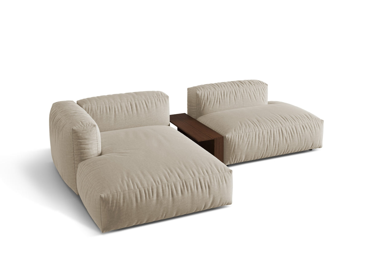 Elegantes Martina Ecksofa links mit 2 Sitzen und integriertem Beistelltisch in hellem Beige, ideal für stilvolle Wohnräume.