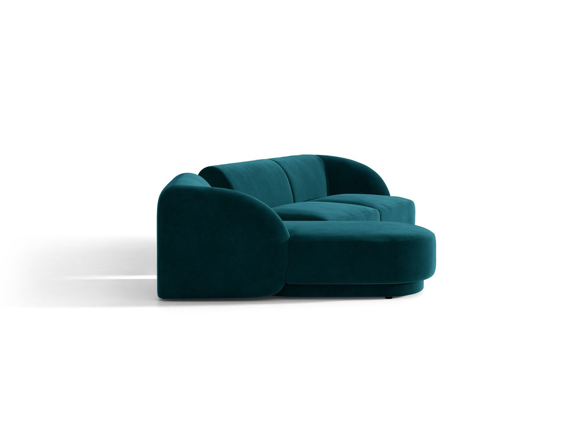 Braunes modulares Sofa Miley von Micadoni mit Bouclé-Stoff, schwarzen Kunststoffbeinen und breiter Sitzfläche im Wohnraum.
