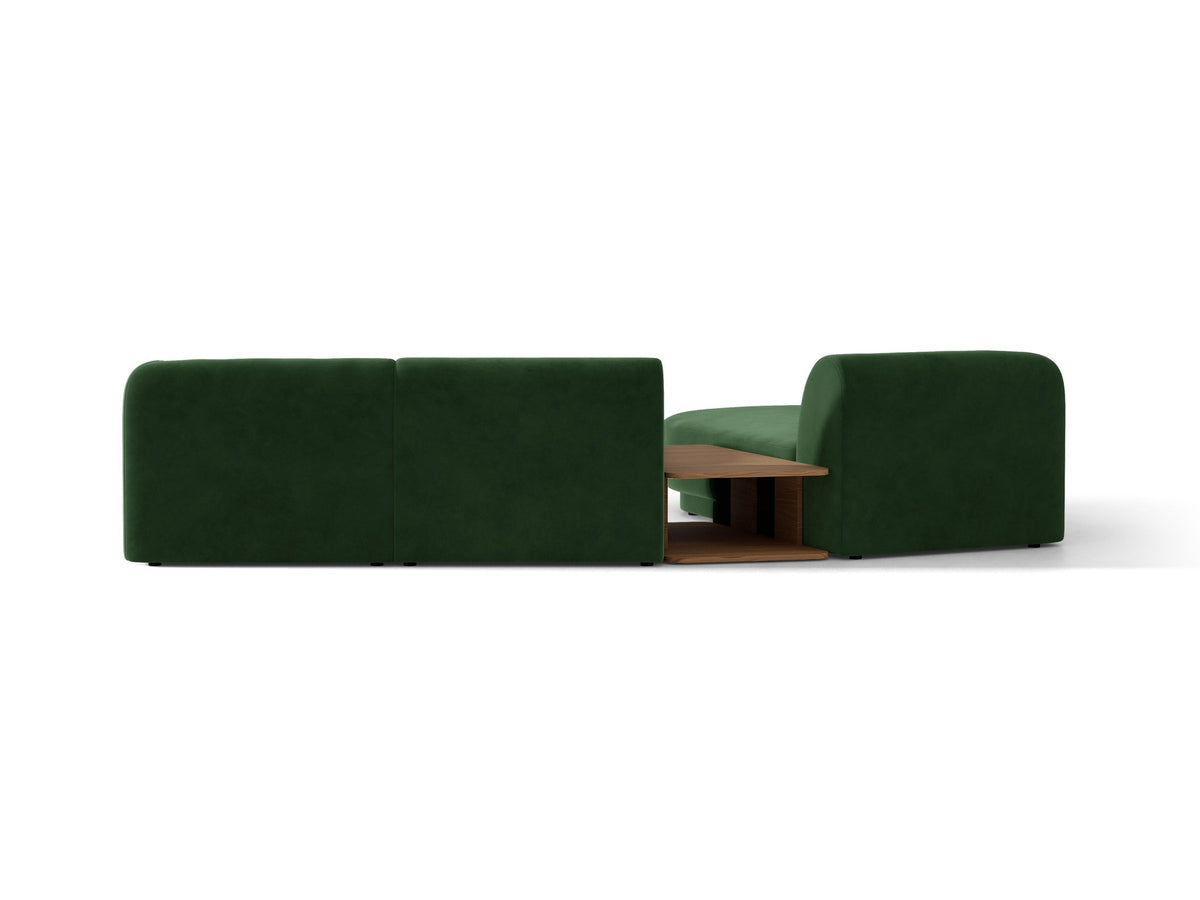 Braunes modulares Sofa Miley von Micadoni mit Bouclé-Stoff, schwarzen Kunststoffbeinen und breiter Sitzfläche im Wohnraum.