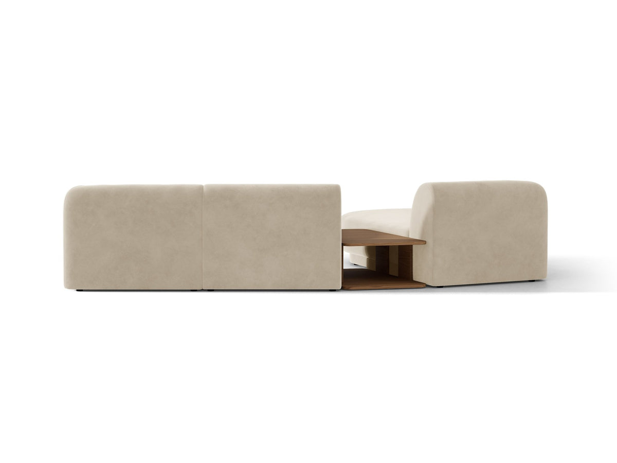 Braunes modulares Sofa Miley von Micadoni mit Bouclé-Stoff, schwarzen Kunststoffbeinen und breiter Sitzfläche im Wohnraum.