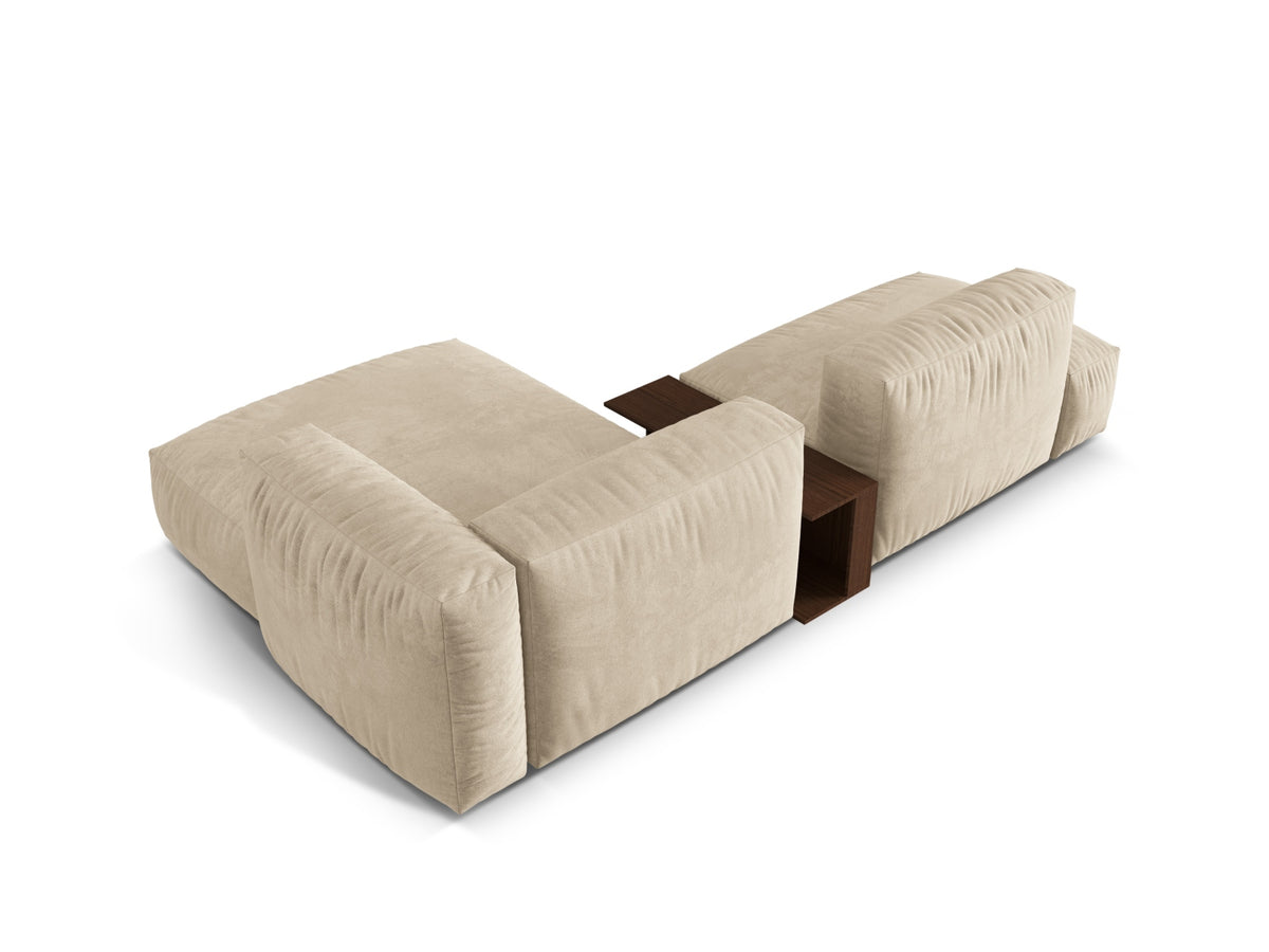 Elegantes, hellbeiges 2-Sitzer Ecksofa Martina mit integriertem Beistelltisch, perfekt für stilvolle und funktionale Wohnräume.