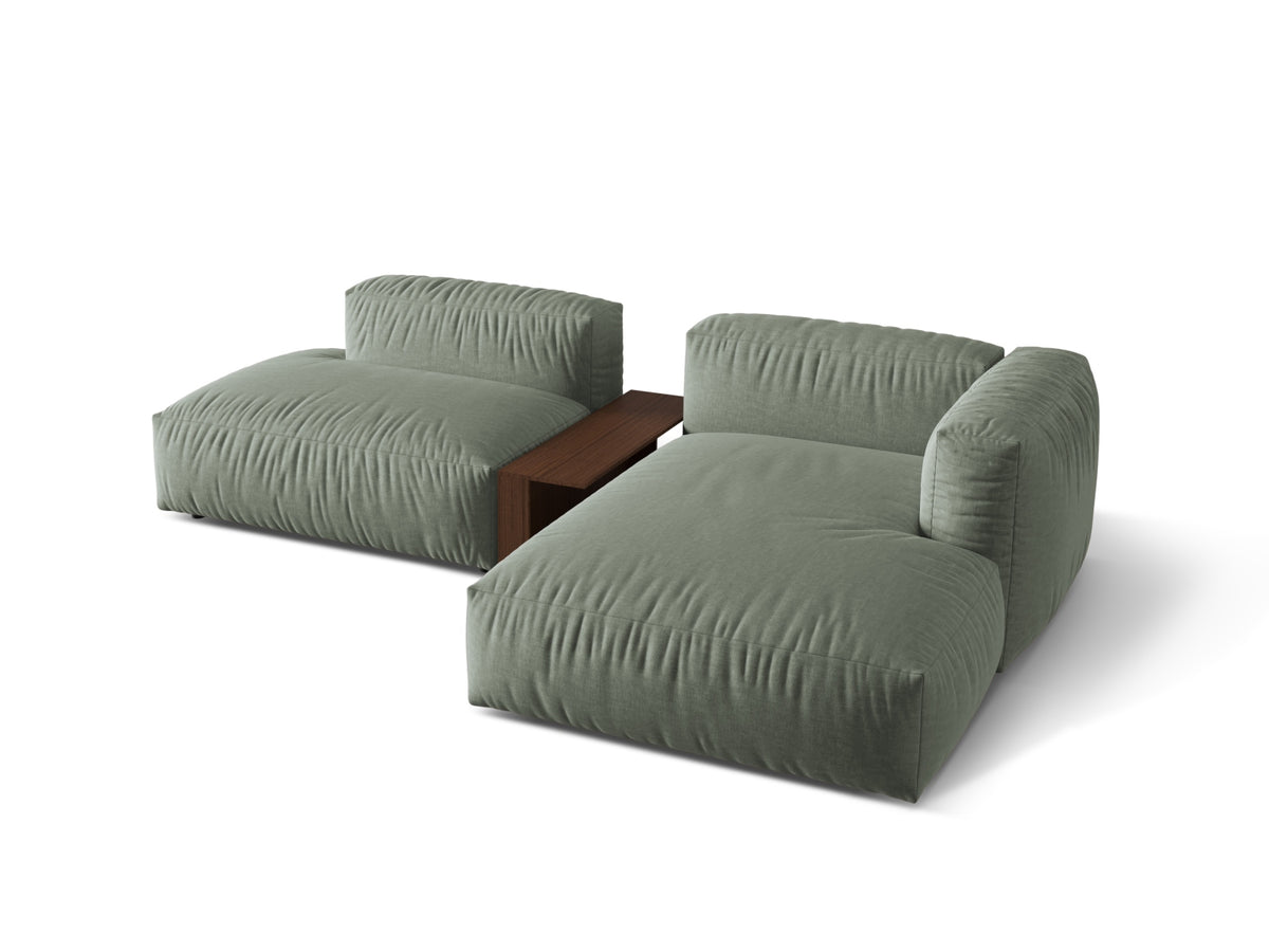 Modernes Martina Ecksofa in Moss Green, rechtsseitig, mit praktischem Beistelltisch – perfekt für gemütliche und stilvolle Wohnbereiche.