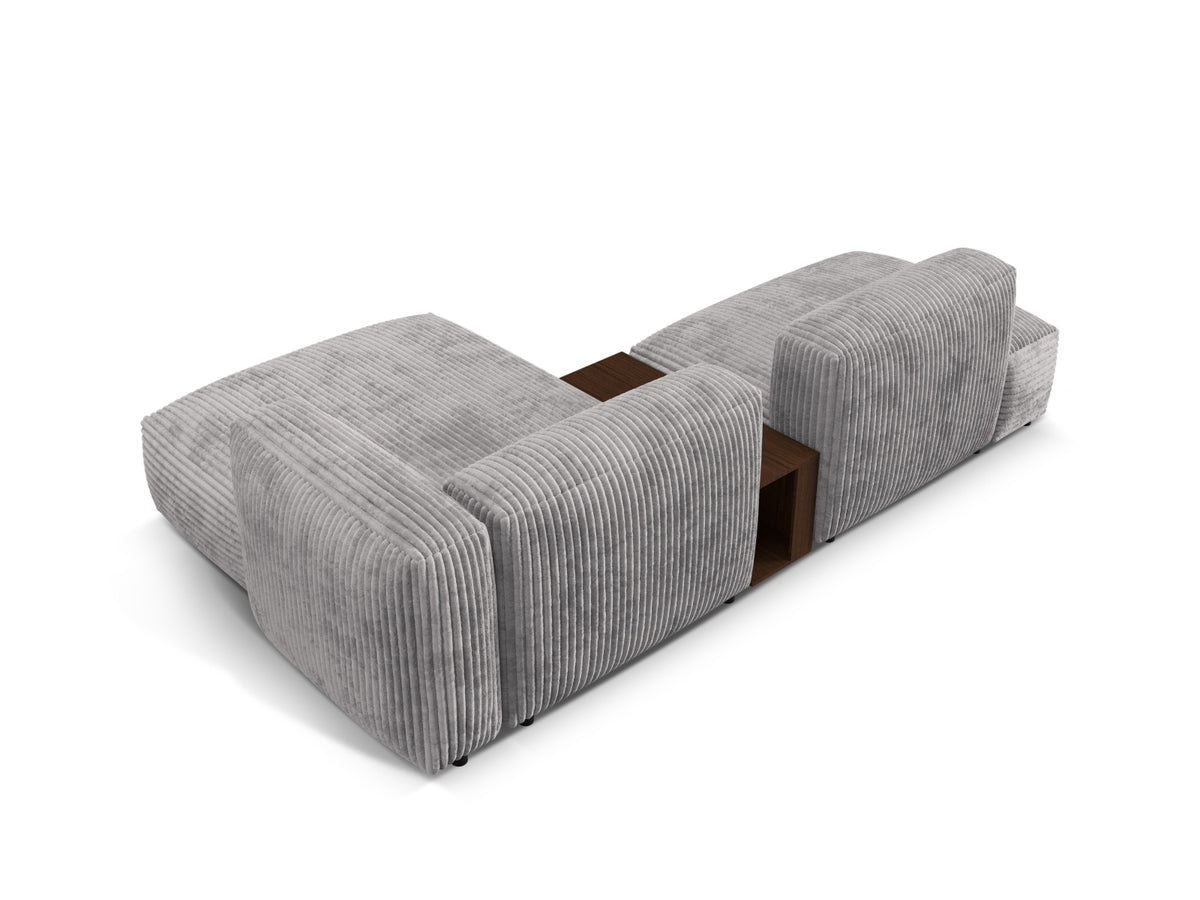 Modernes, hellgraues L-Sofa Martina mit zwei Sitzen und praktischem Beistelltisch, ideal für gemütliche Abende und stilvolle Einrichtung.