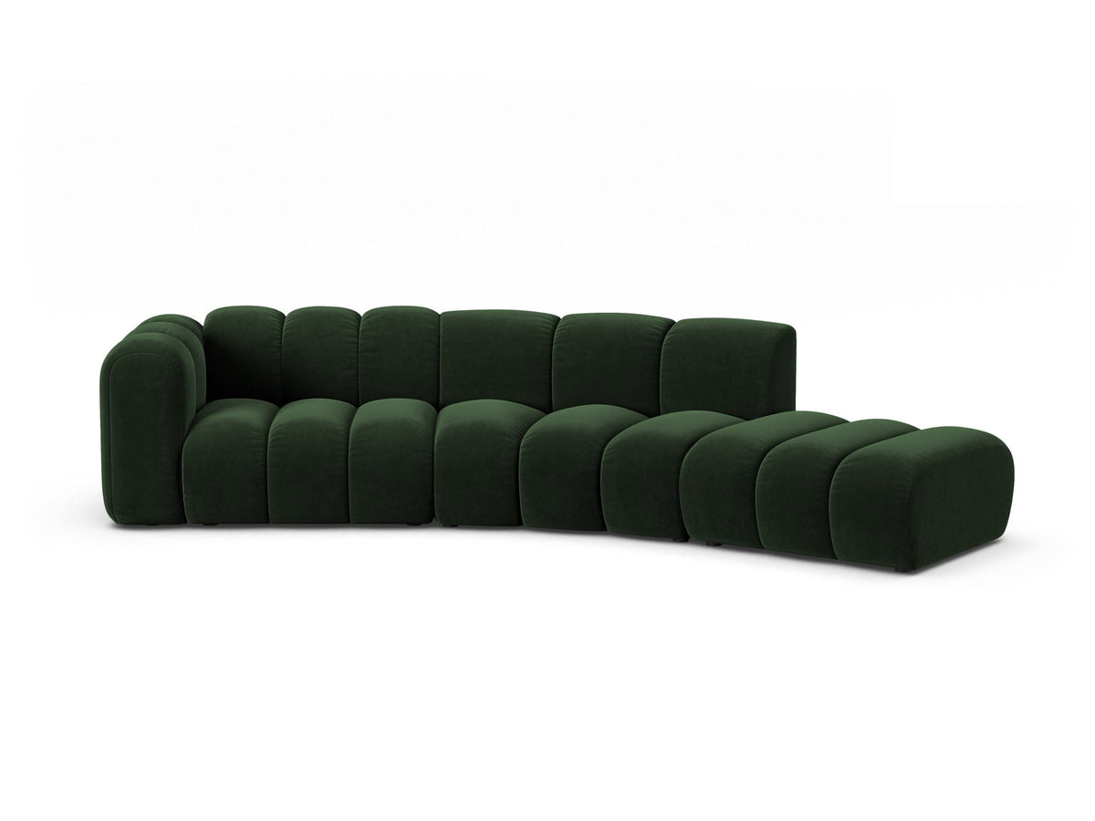 Offenes rundes L-Sofa rechts von Micadoni in Leichtes Beige mit Venus-Samtstoff, schwarzen Kunststoffbeinen und grosszügiger Sitzfläche.