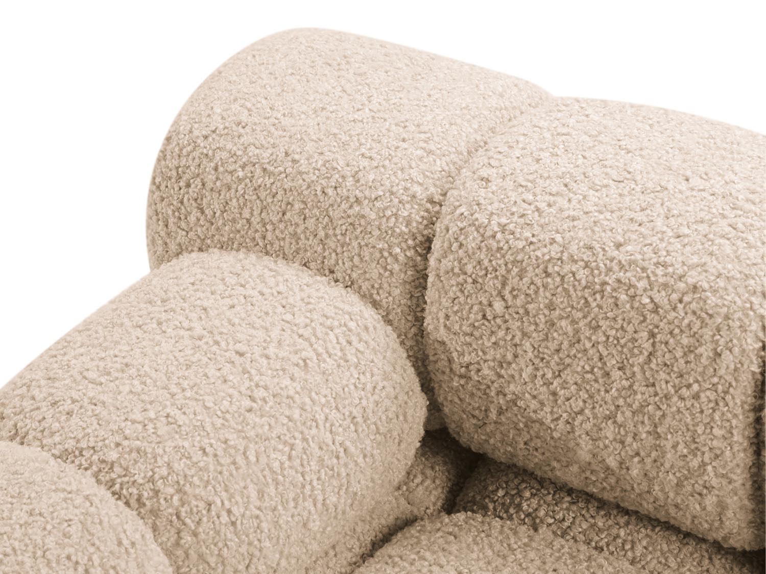 Entdecken Sie das Bellis Boucle Sofa von Micadoni: Ein stilvolles, modulares 4-Sitzer Sofa, das höchsten Komfort bietet und umweltfreundlich hergestellt ist.