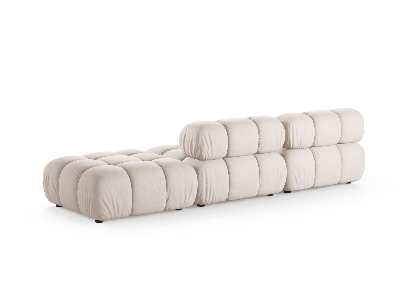 Modulares 4-Sitzer Sofa Bellis von Micadoni in sanftem Beige, perfekt für moderne Wohnkonzepte, vereint Stil und Bequemlichkeit.