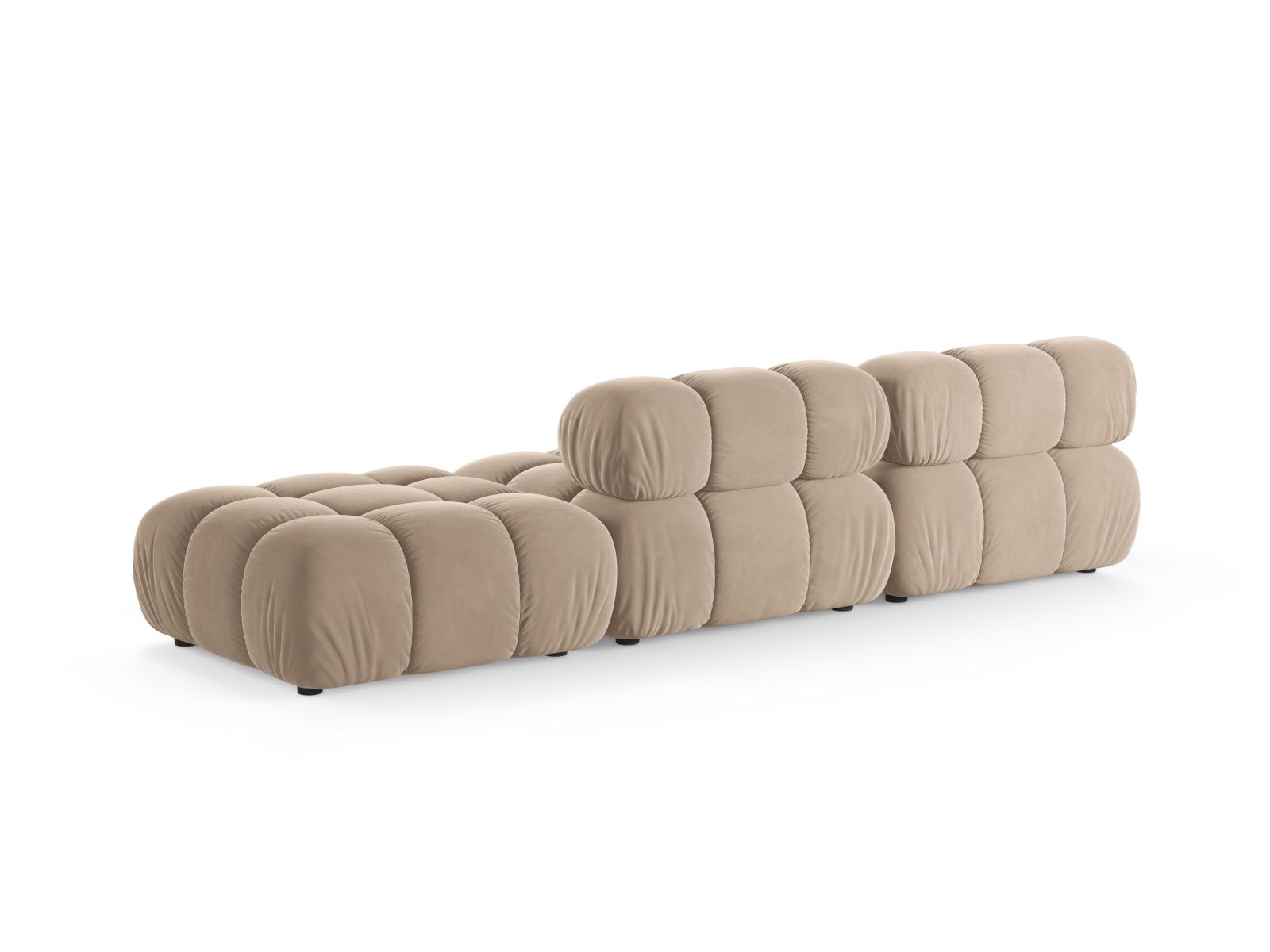 Modulares 4-Sitzer Sofa Bellis von Micadoni in sanftem Beige, perfekt für stilvolle Wohnzimmer, vereint Funktionalität und modernes Design.
