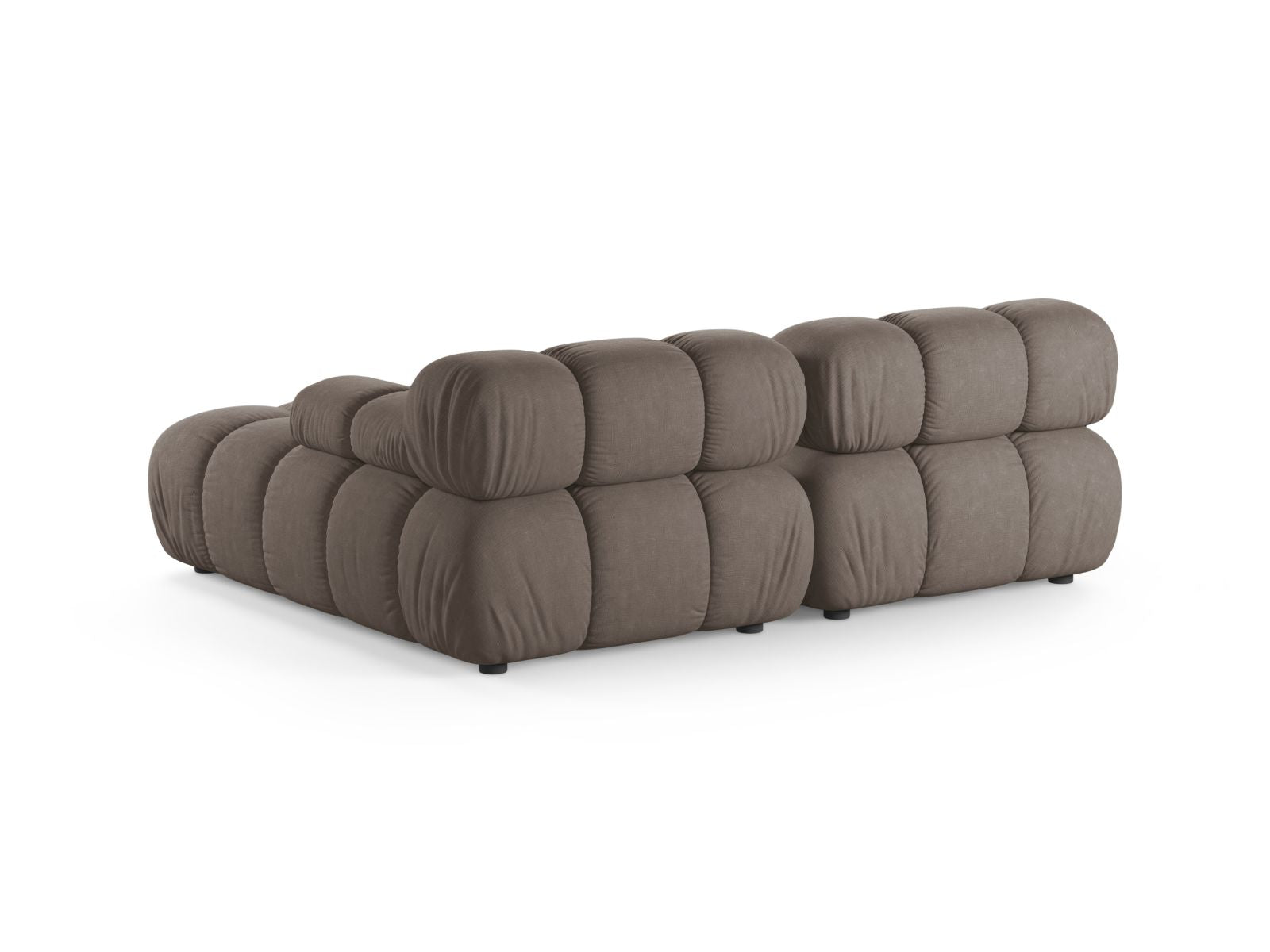 Elegantes 3-Sitzer Ecksofa Bellis in Cappuccino-Liberty, ideal für stilvolle Wohnräume und entspannte Abende, erhältlich bei Micadoni.