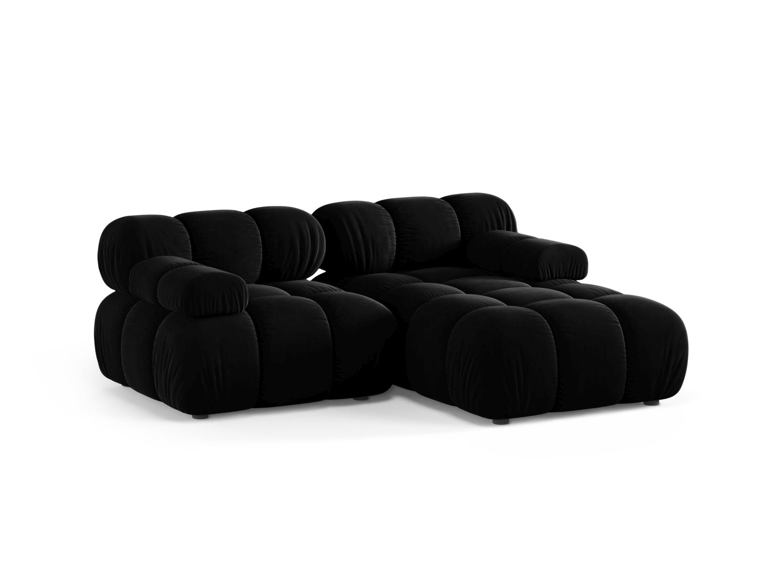 Elegantes 3-Sitzer Ecksofa Bellis in Black-Venus, ideal für stilvolle Wohnräume, präsentiert von Micadoni im KAQTU Onlineshop.