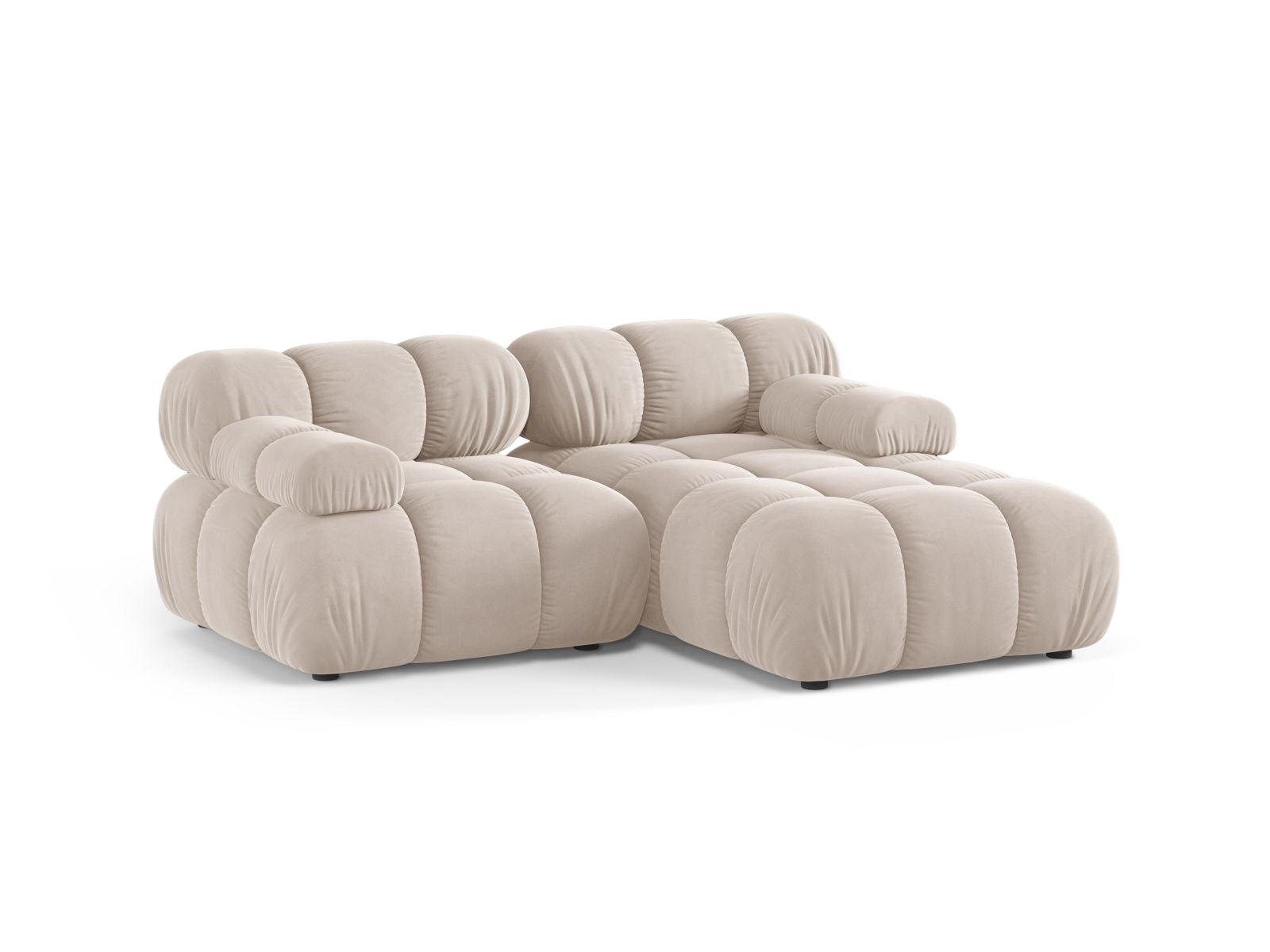 Elegantes 3-Sitzer Ecksofa Bellis in hellem Beige, ideal für moderne Wohnräume, präsentiert von Micadoni im KAQTU Onlineshop.