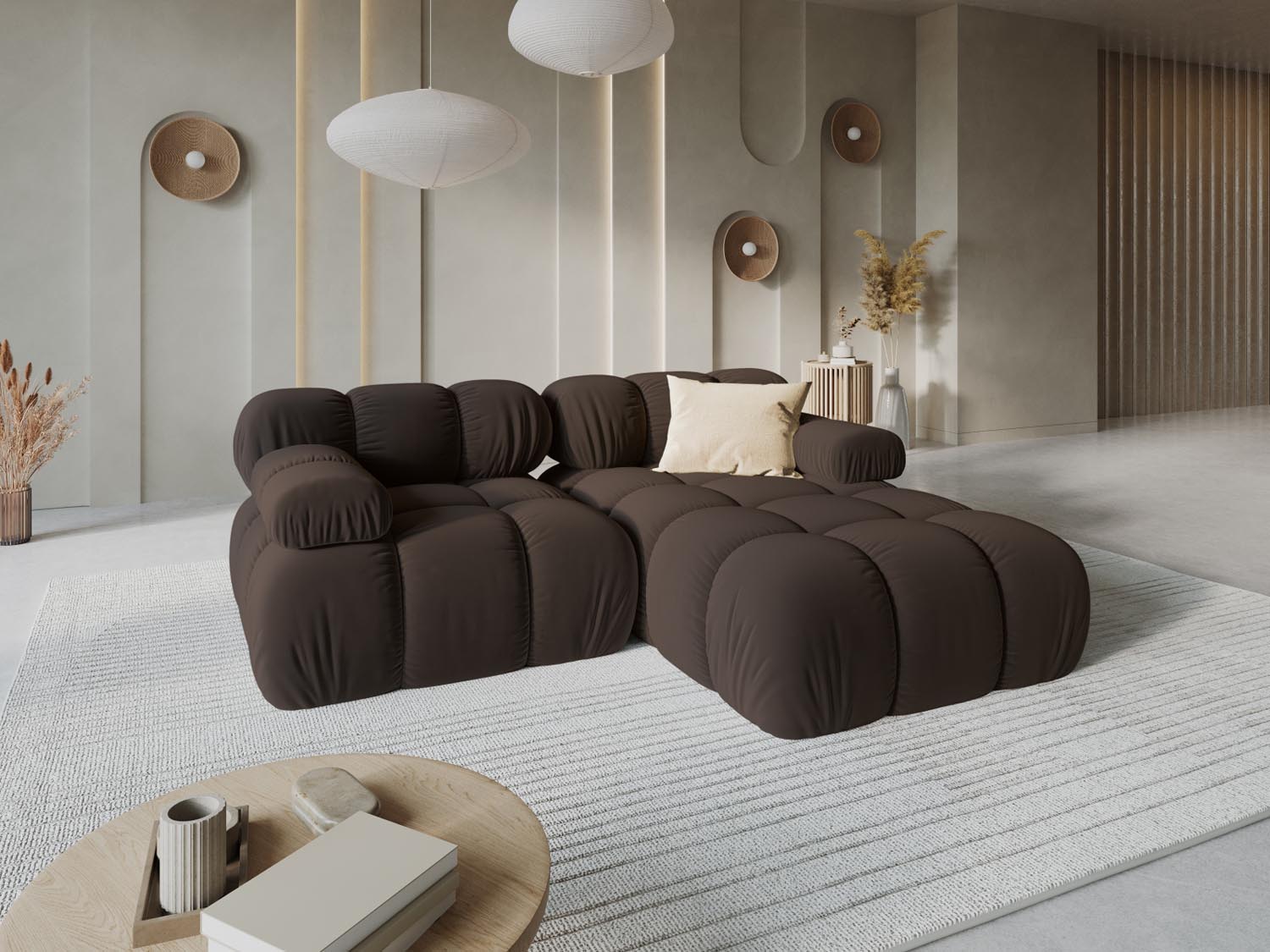 Elegantes Bellis Velour Ecksofa in Dunkelbraun, 3-Sitzer, modulare Form, ideal für stilvolle Wohnräume, präsentiert von Micadoni.