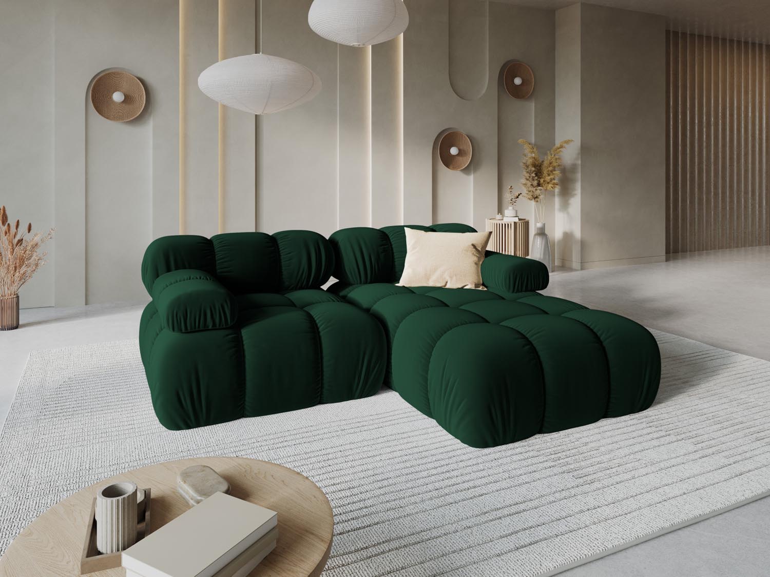 Elegantes Bellis Velour Ecksofa in Bottle Green, 3-Sitzer, modulare Form, ideal für stilvolle Wohnräume, präsentiert von Micadoni.
