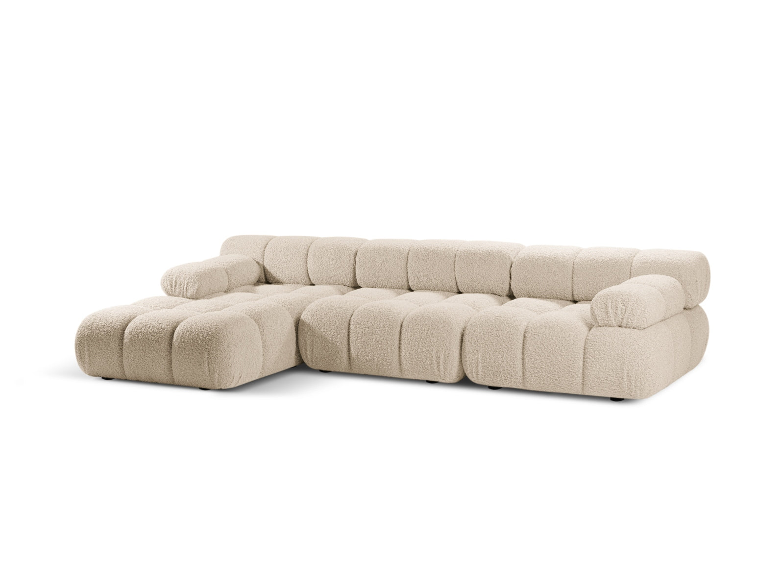 Entdecken Sie das elegante Bellis Boucle Ecksofa links von Micadoni – ein 4-Sitzer mit modernem Design und hohem Komfort für Ihr Wohnzimmer.