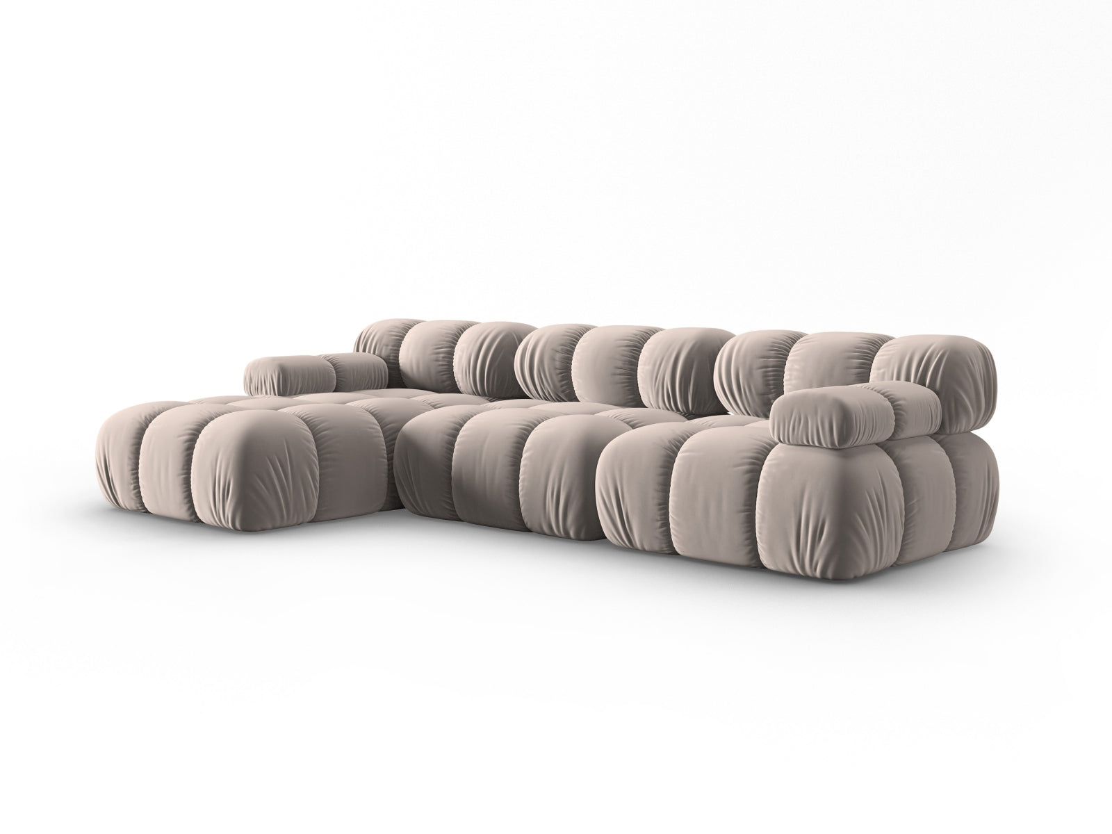Modulares Bellis Velour Ecksofa in sanftem Cappuccino, perfekt für gemütliche Wohnzimmergestaltung und flexible Raumlösungen.