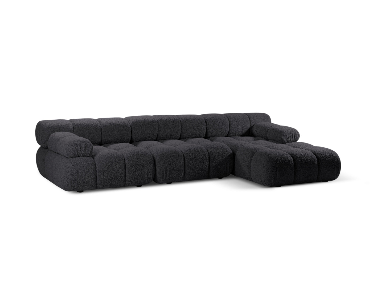 Elegantes Bellis Boucle Ecksofa in Graphit, 4-Sitzer, modulare Bauweise, ideal für stilvolle Wohnräume, präsentiert von KAQTU Design AG.