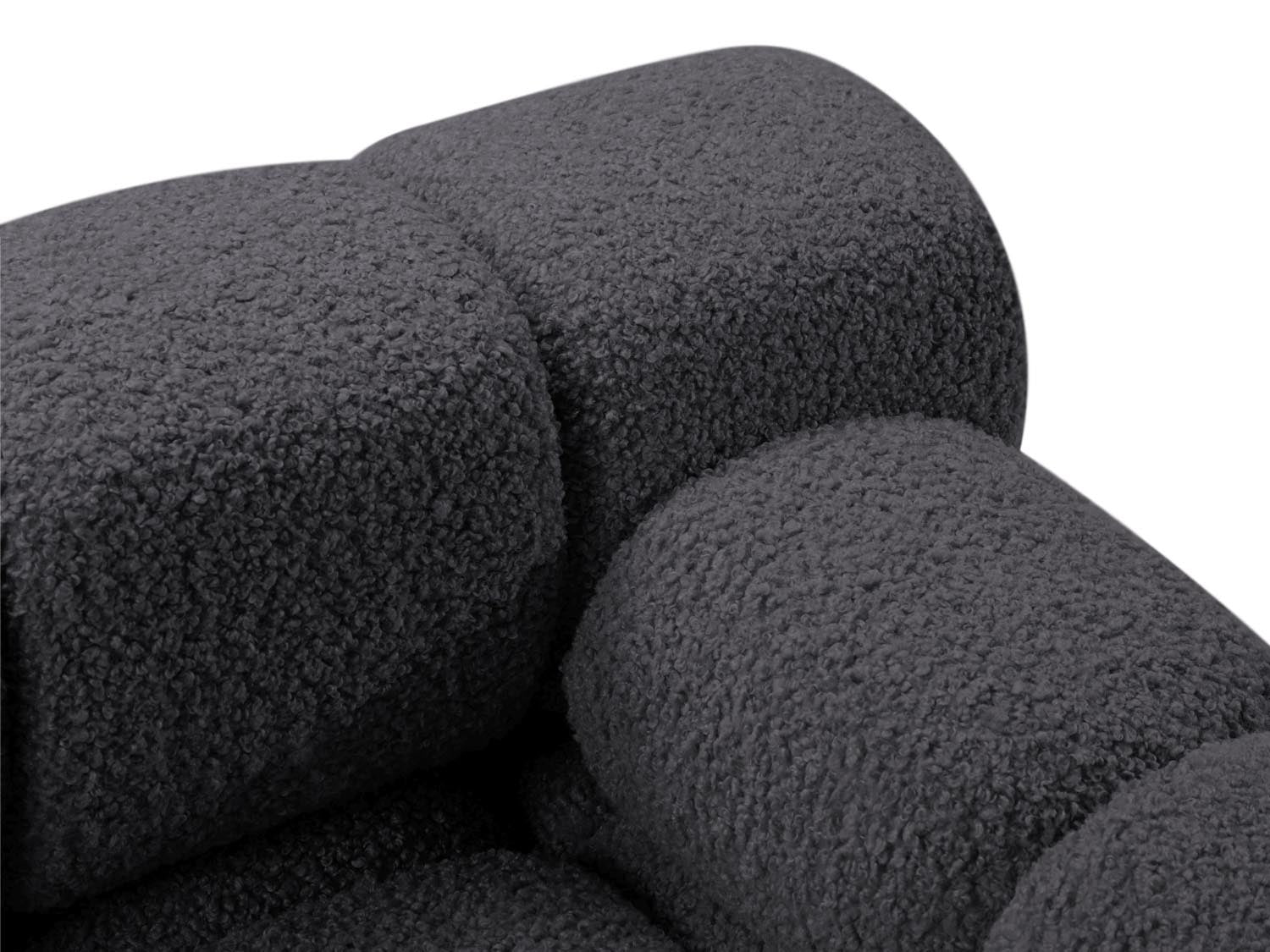 Elegantes Bellis Boucle Ecksofa in Graphit, 4-Sitzer, rechte Variante, ideal für stilvolle Wohnräume und entspannte Stunden.