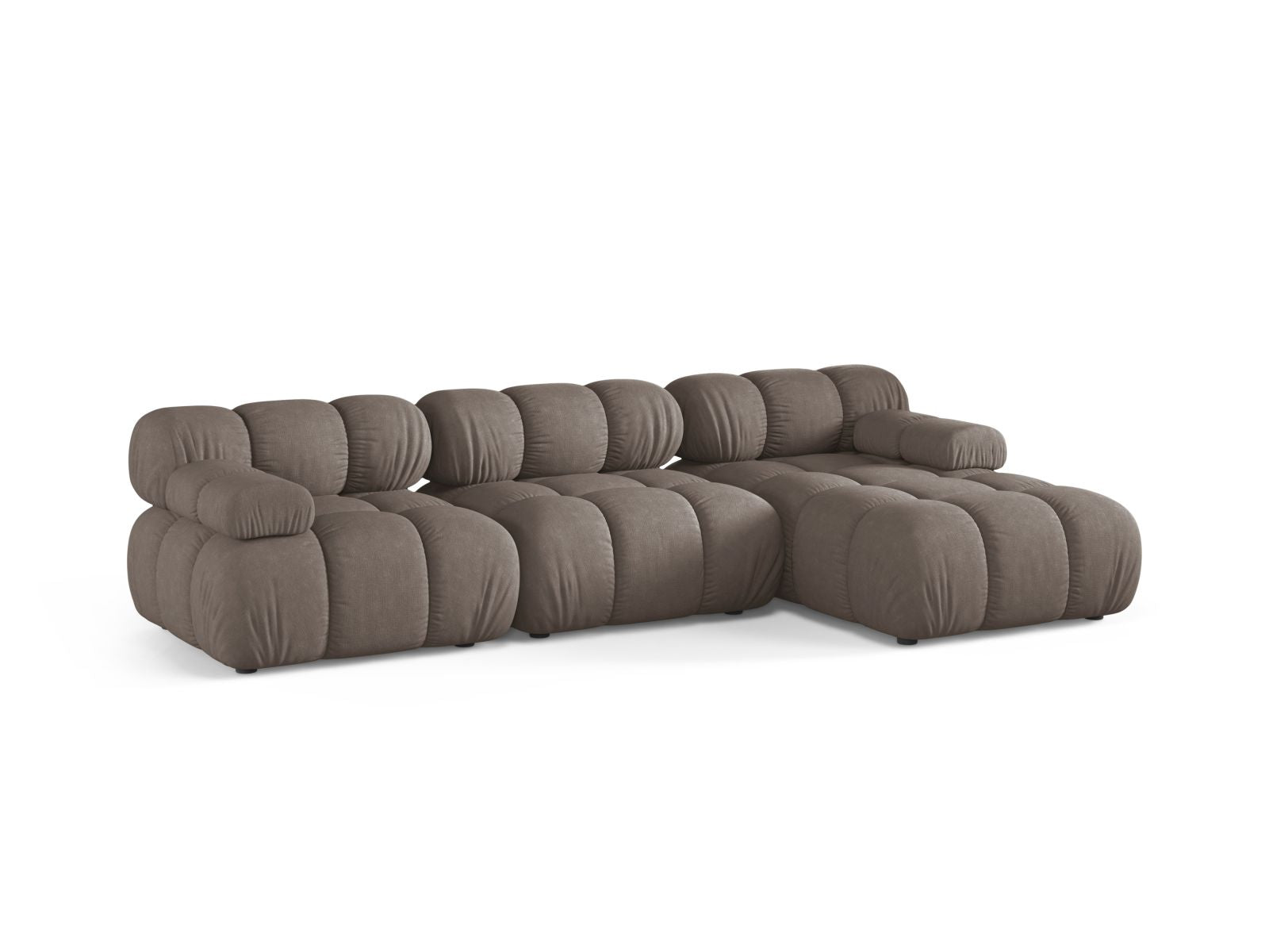 Elegantes 4-Sitzer Ecksofa Bellis in stilvollem Cappuccino-Liberty, ideal für moderne Wohnräume, präsentiert von Micadoni.