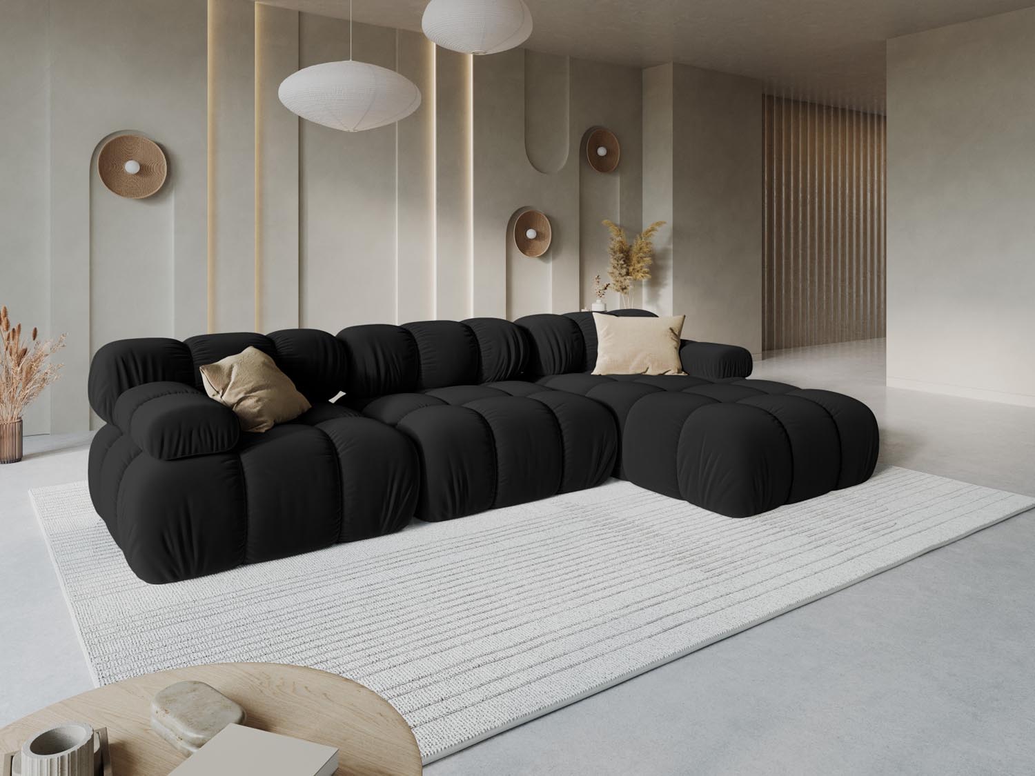 Elegantes Bellis Velour Ecksofa in Schwarz-Bluvel, 4-Sitzer, modulare Form, ideal für stilvolle Wohnräume, präsentiert von KAQTU Design AG.