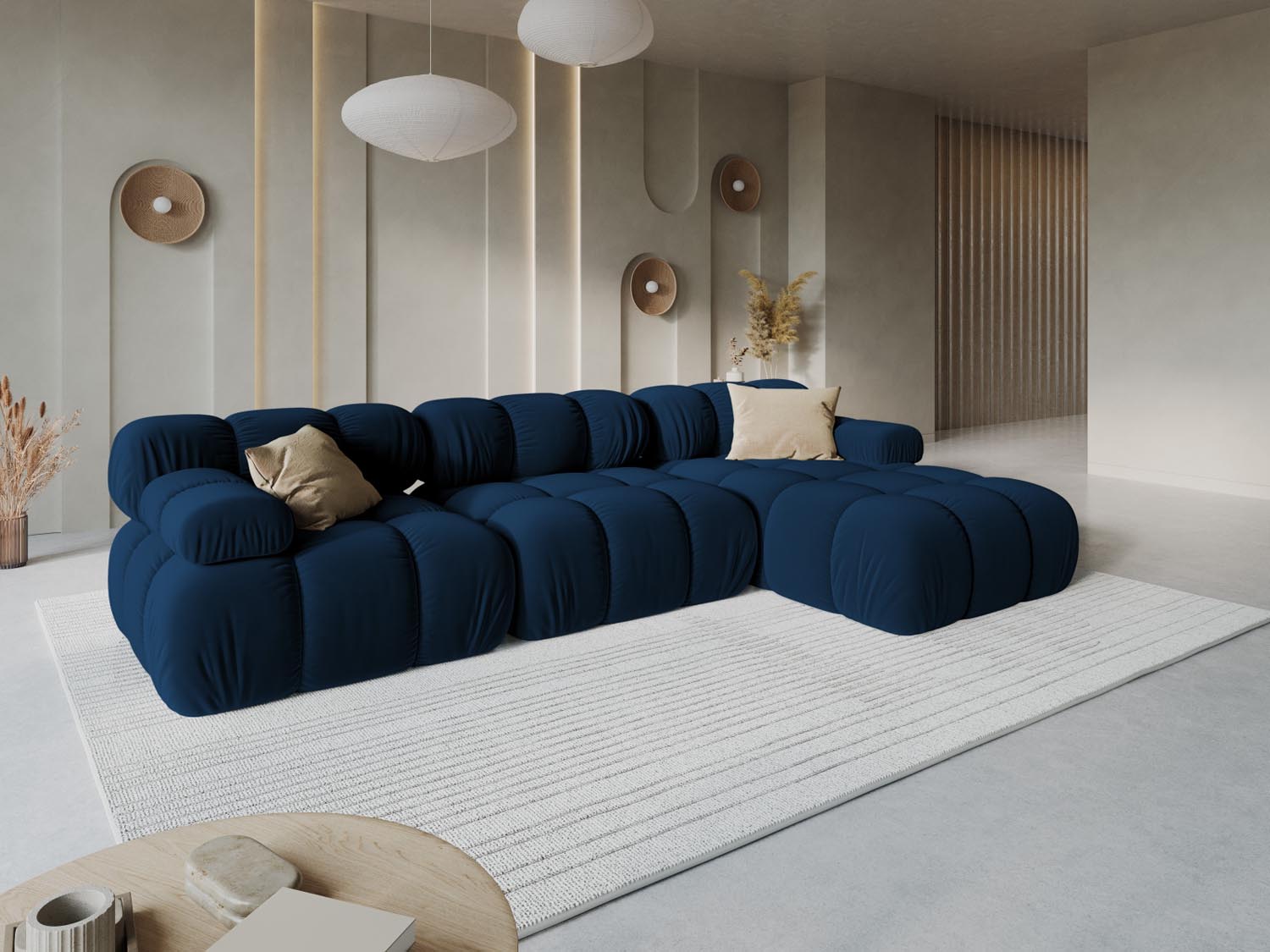 Elegantes Bellis Velour Ecksofa in Royal Blue, 4-Sitzer, modulare Form, ideal für stilvolle Wohnräume, präsentiert von KAQTU Design AG.