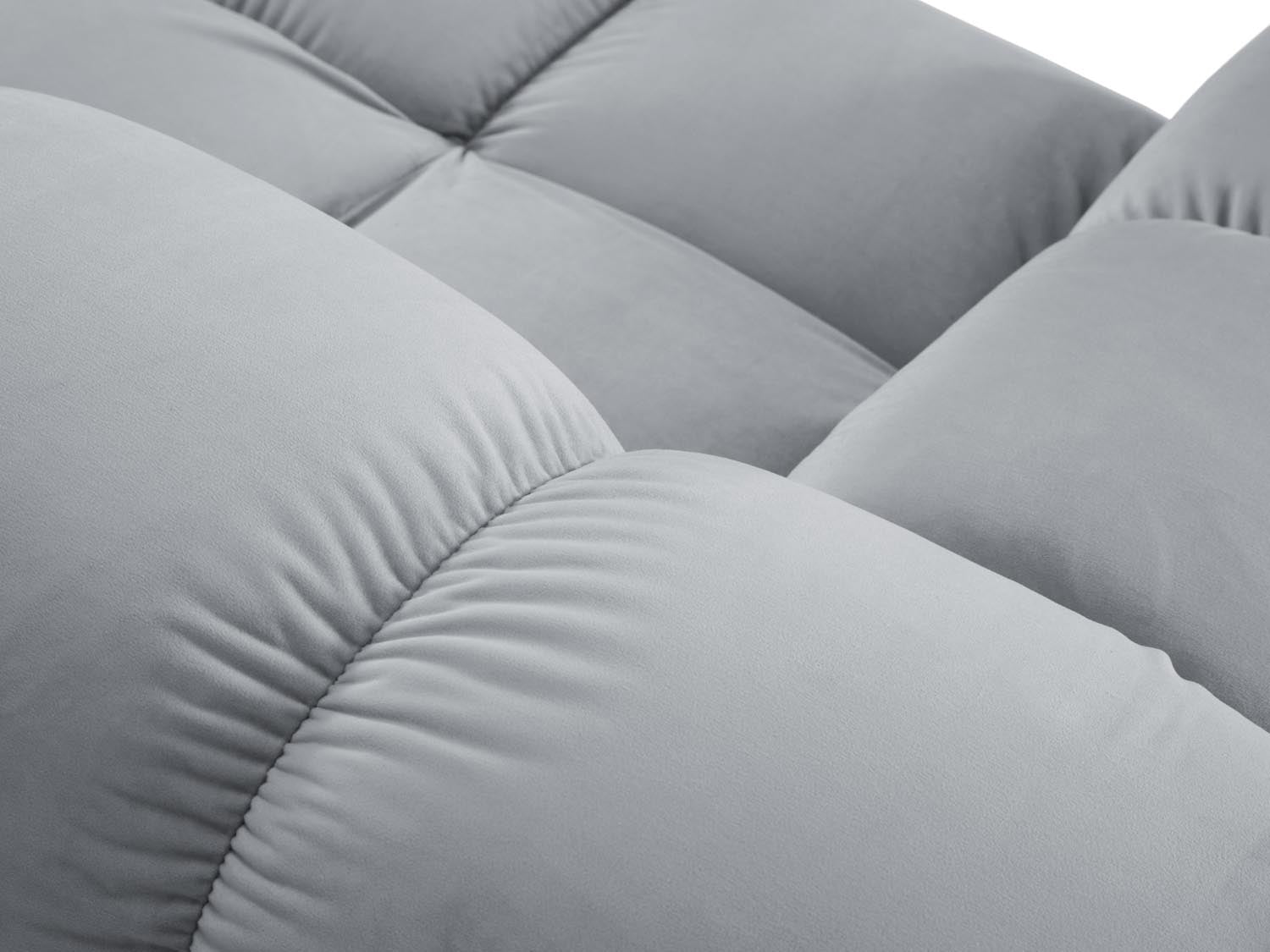 Modulares Ecksofa Bellis in sanftem Hellblau, 7-Sitzer, perfekt für gemütliche Zusammenkünfte und modernes Wohndesign.