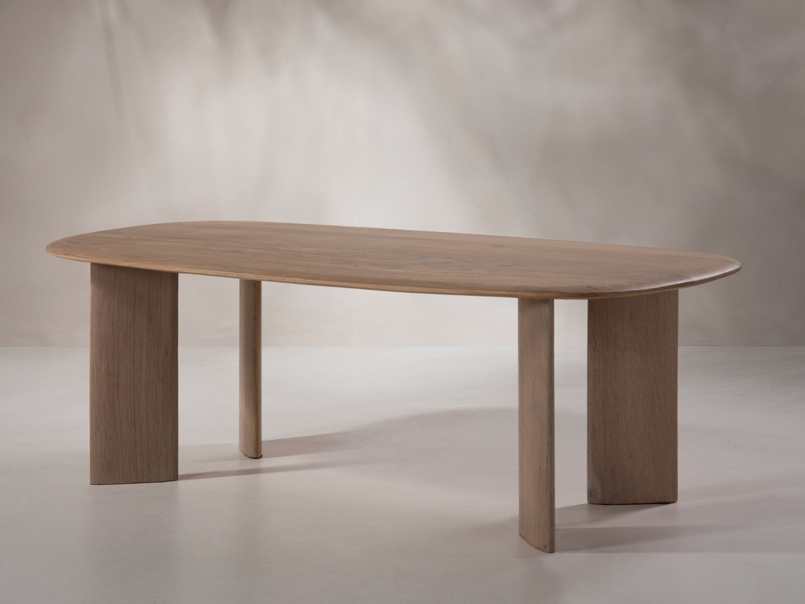 Kaffeetisch Aggie 120x60 in präsentiert im Onlineshop von KAQTU Design AG. Couchtisch ist von Micadoni