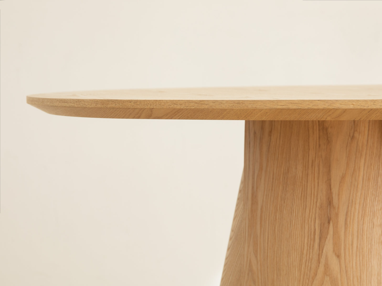 Esstisch Mares 4 Plätze, 100x100 in präsentiert im Onlineshop von KAQTU Design AG. Esstisch ist von Micadoni