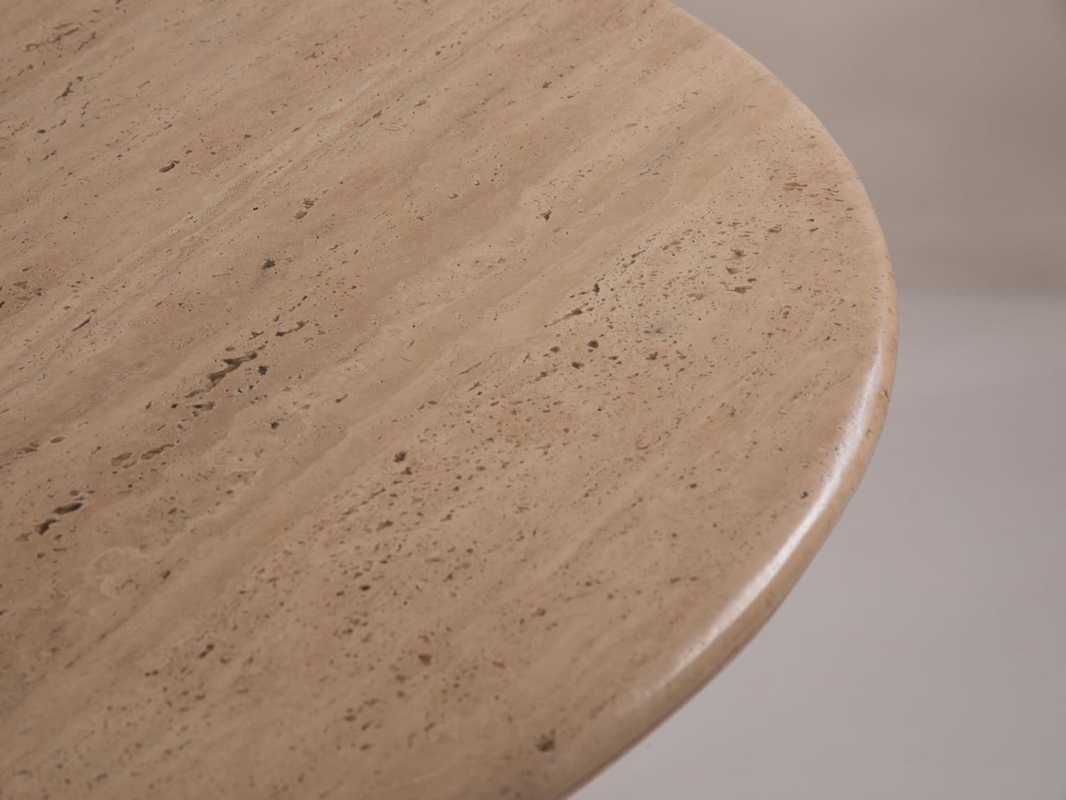 Esstisch Cleo 120x120 in präsentiert im Onlineshop von KAQTU Design AG. Esstisch ist von Micadoni