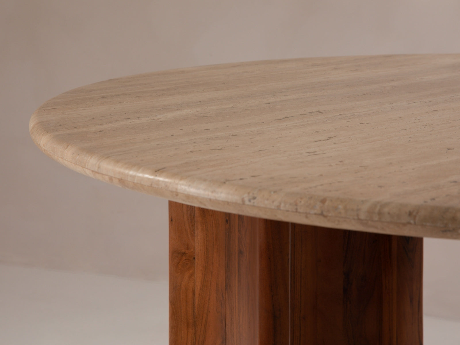 Esstisch Cleo 120x120 in präsentiert im Onlineshop von KAQTU Design AG. Esstisch ist von Micadoni