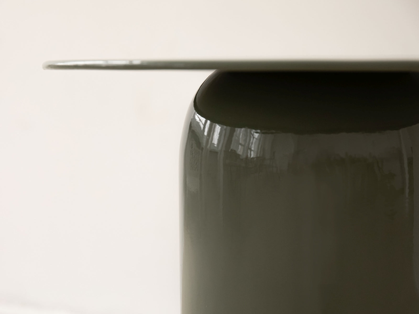 Beistelltisch Clementin, 45x45x50 in präsentiert im Onlineshop von KAQTU Design AG. Beistelltisch ist von Micadoni