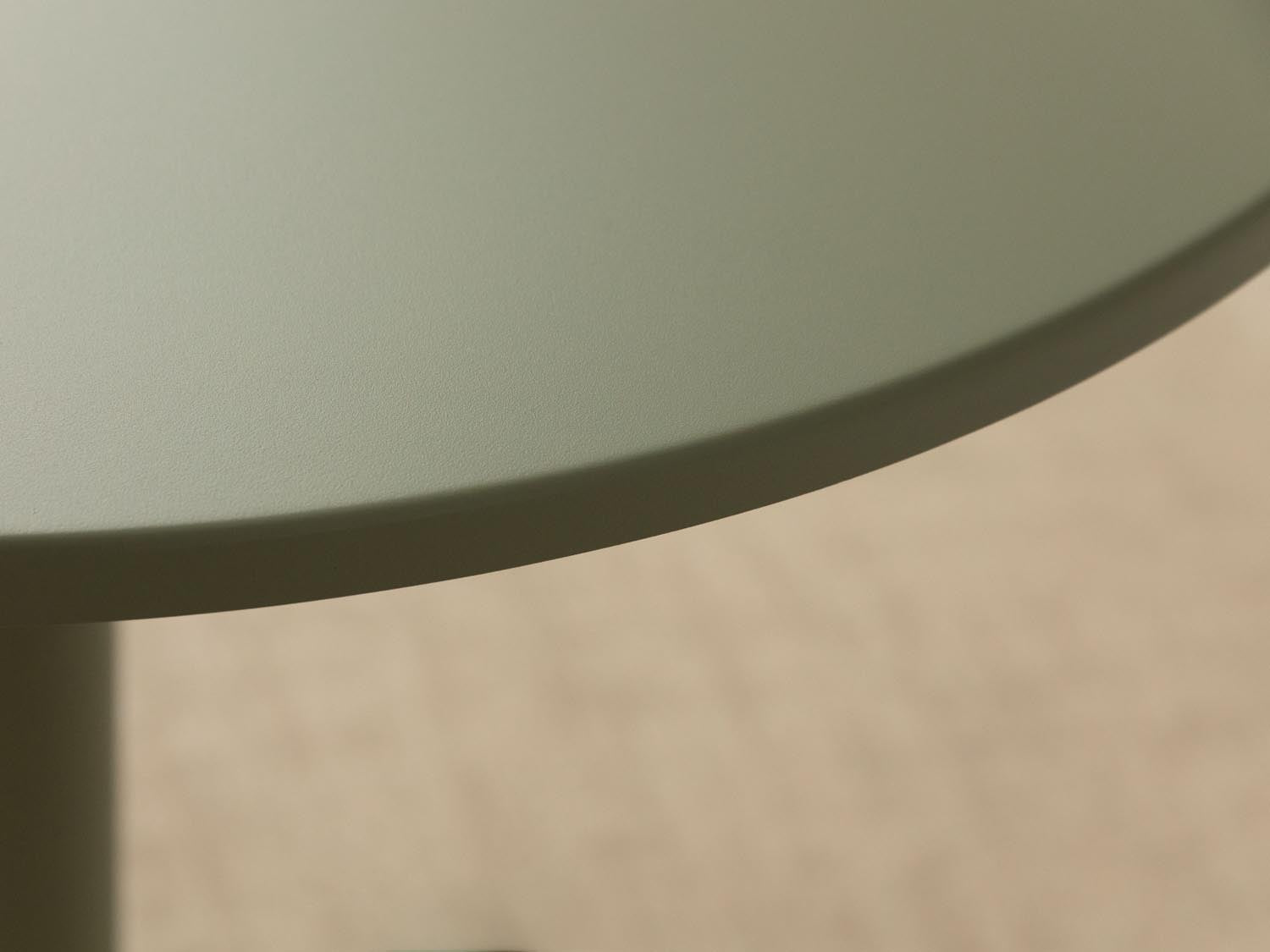 Outdoor-Tisch Figueral 2 Sitze, 75x75 in präsentiert im Onlineshop von KAQTU Design AG. Gartentisch ist von Micadoni