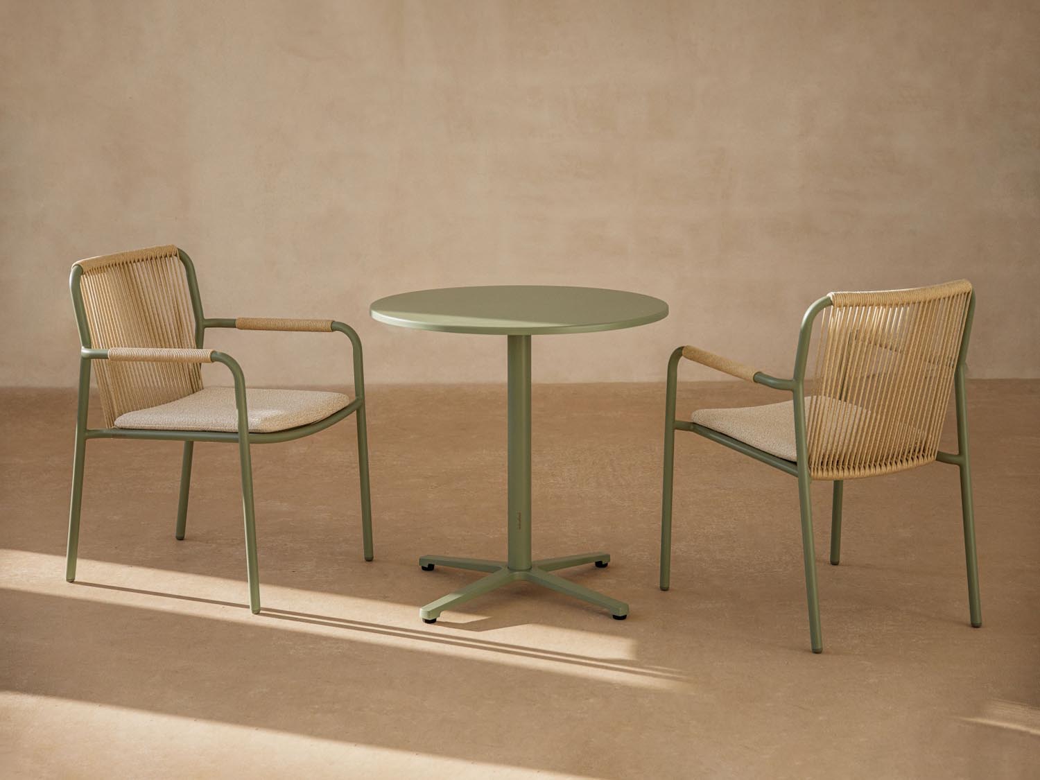 Outdoor-Tisch Figueral 2 Sitze, 75x75 in präsentiert im Onlineshop von KAQTU Design AG. Gartentisch ist von Micadoni