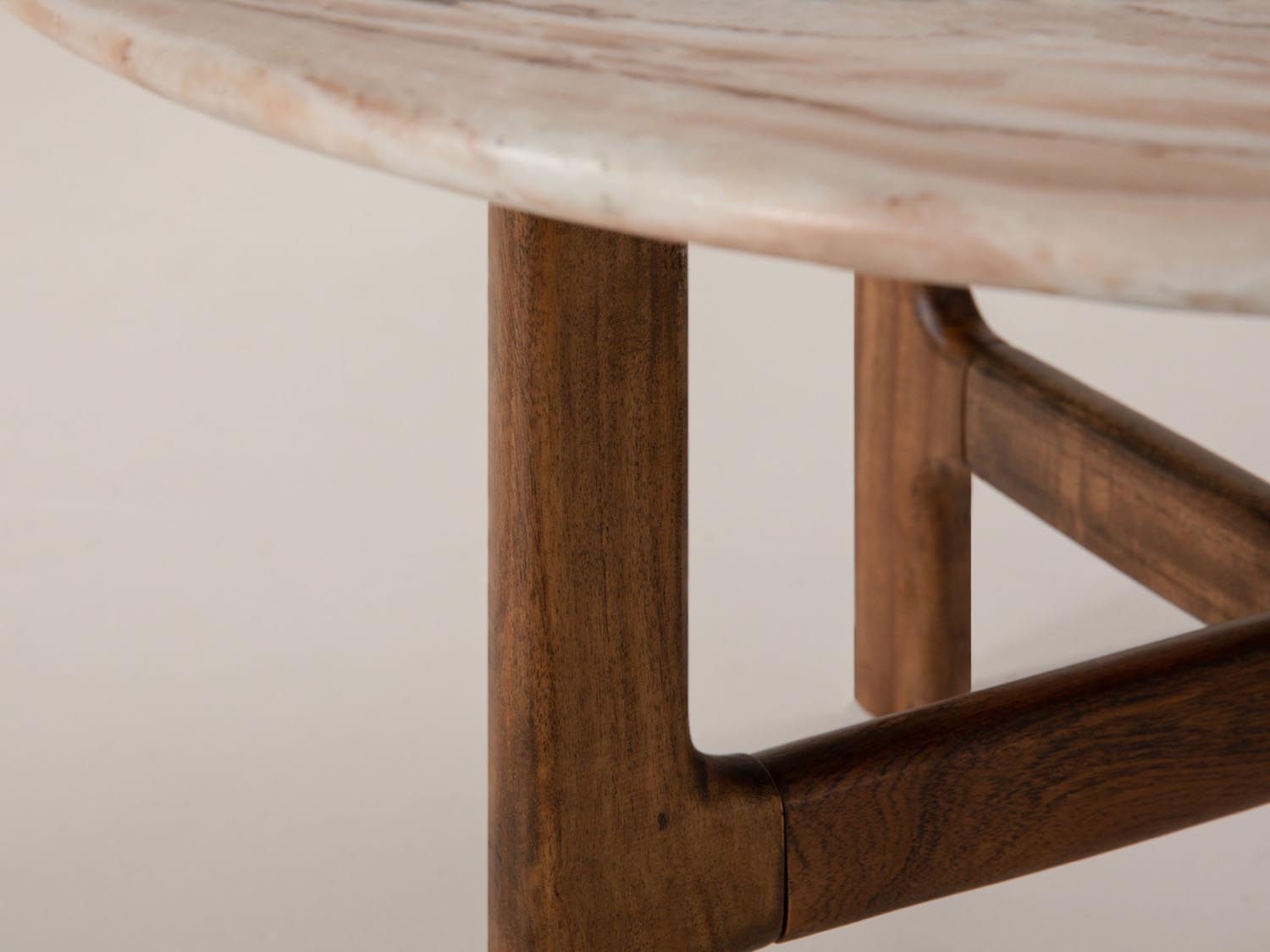 Kaffeetisch Bia 80x80 in präsentiert im Onlineshop von KAQTU Design AG. Couchtisch ist von Micadoni